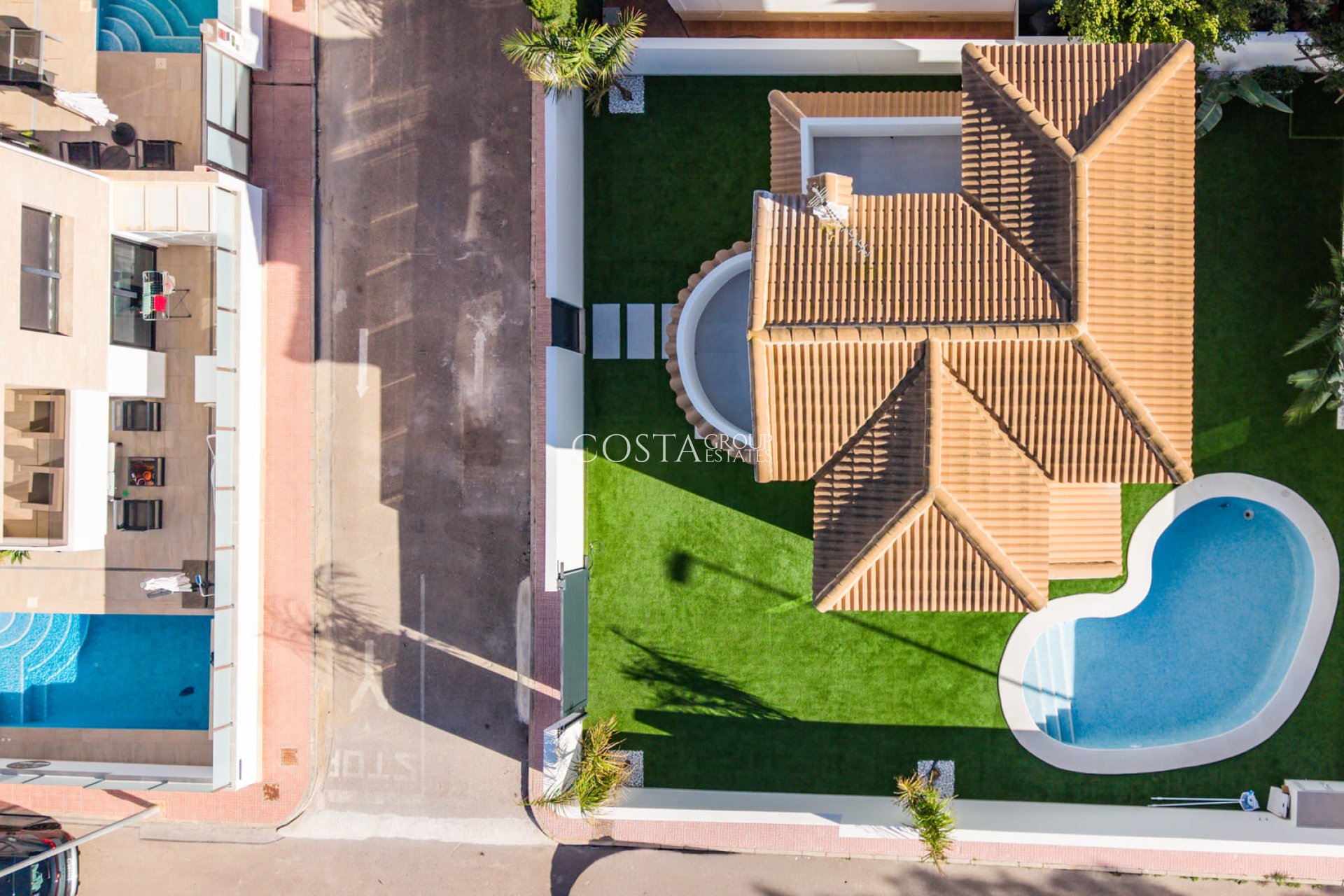 Neue Gebäude - Villa -
Orihuela Costa