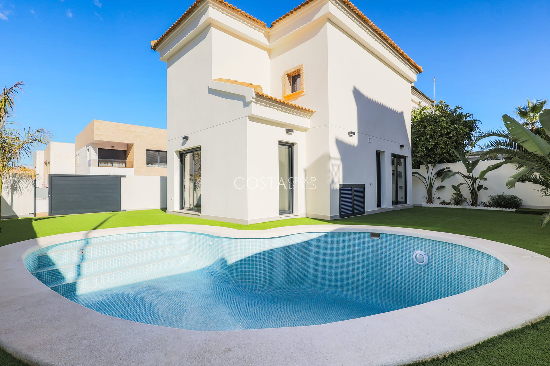 Neue Gebäude - Villa -
Orihuela Costa