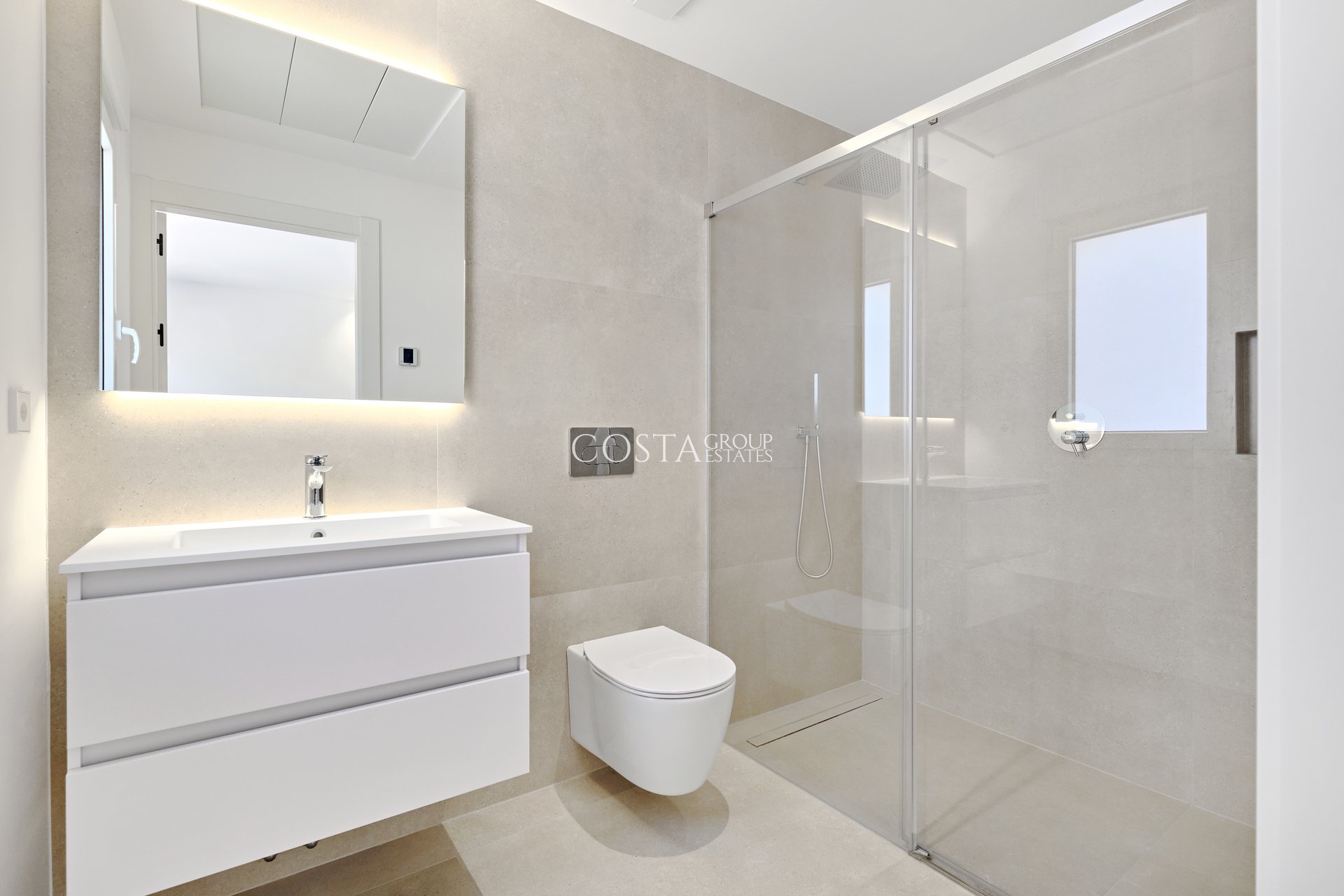 Neue Gebäude - Villa -
Orihuela Costa