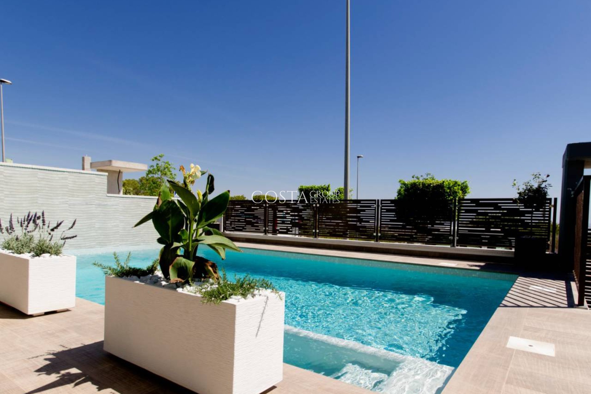 Neue Gebäude - Villa -
Orihuela