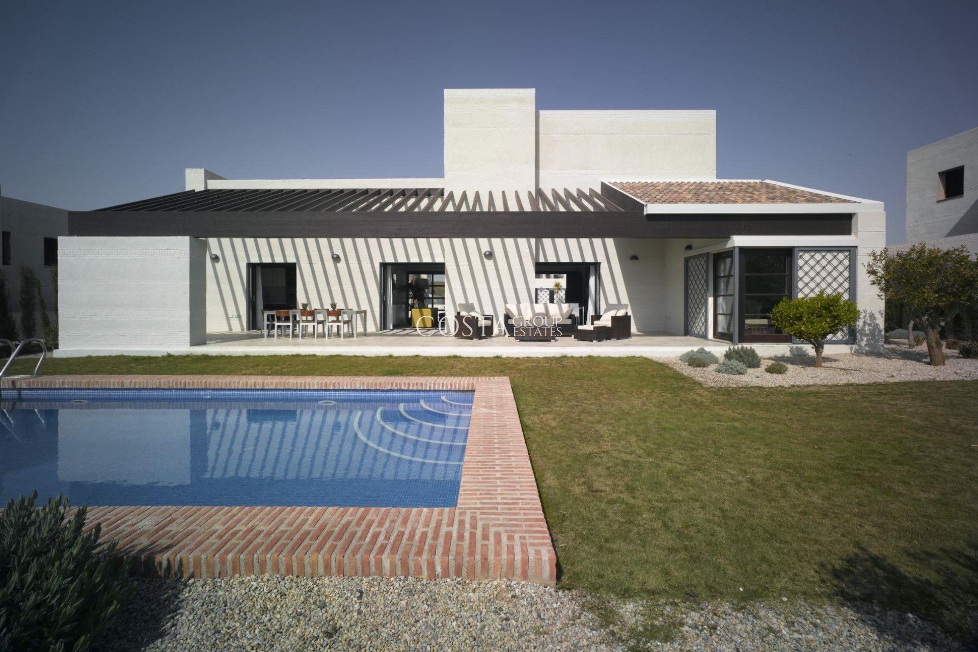 Neue Gebäude - Villa -
Peraleja Golf