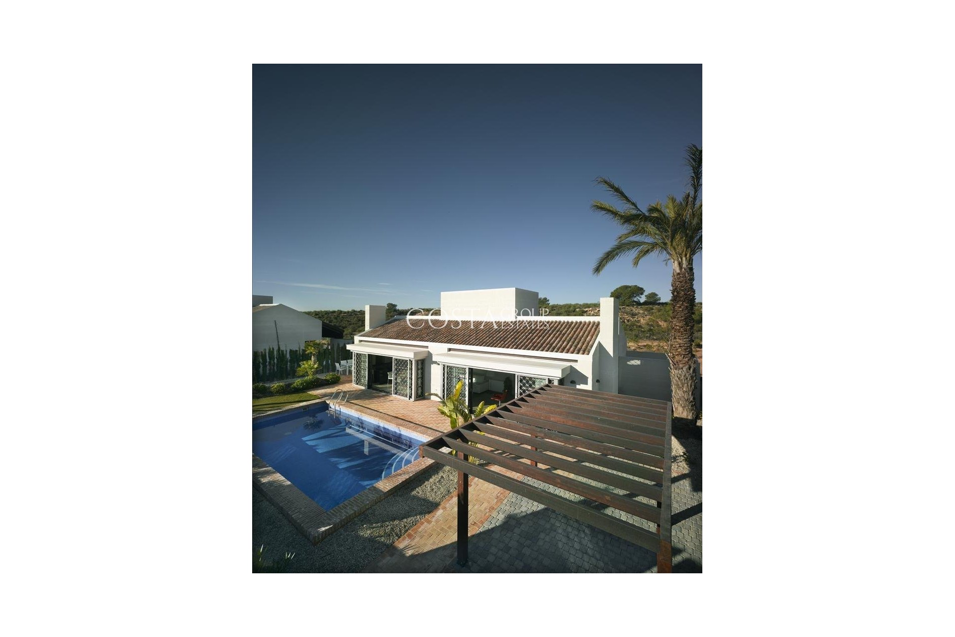 Neue Gebäude - Villa -
Peraleja Golf