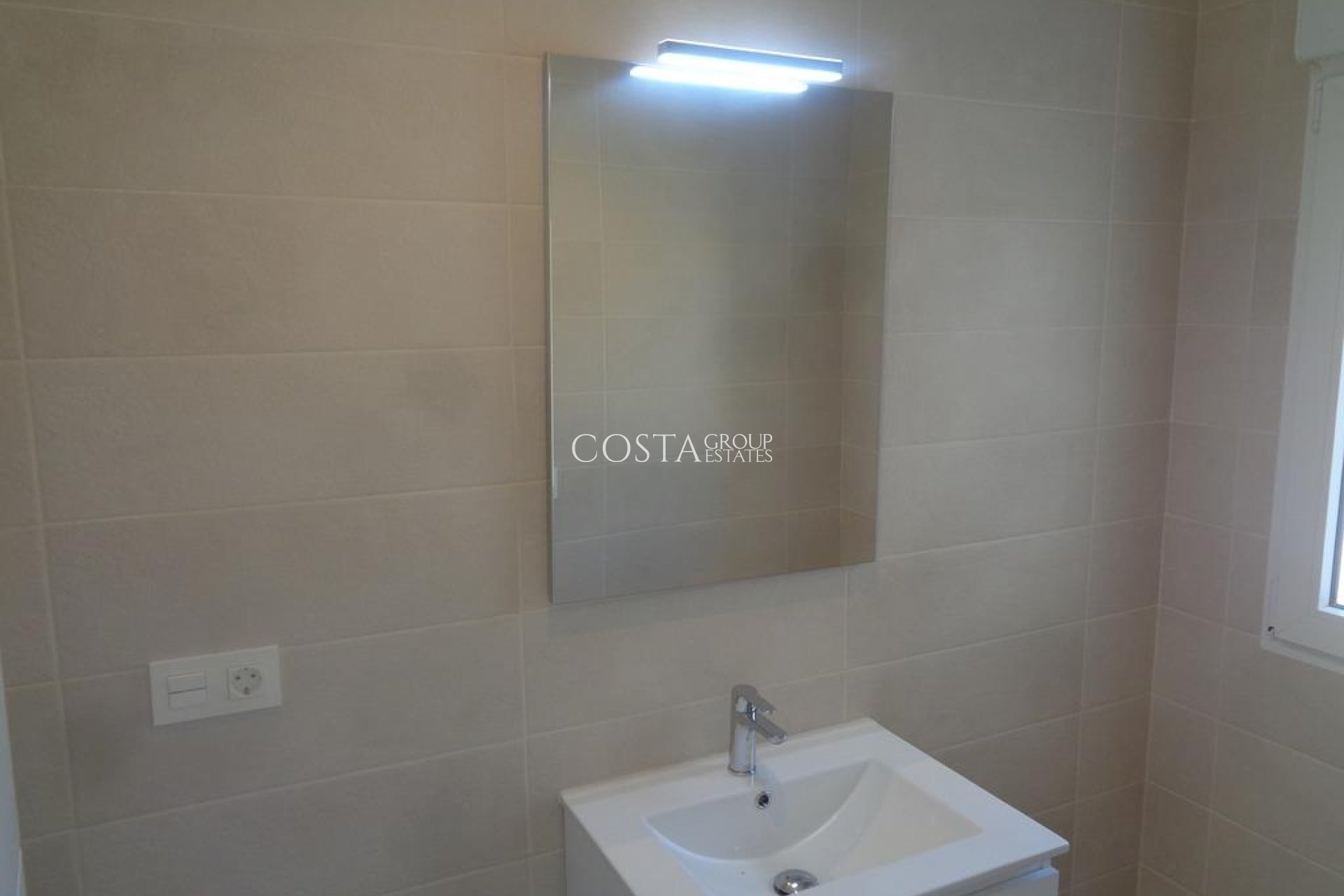 Neue Gebäude - Villa -
Pinoso