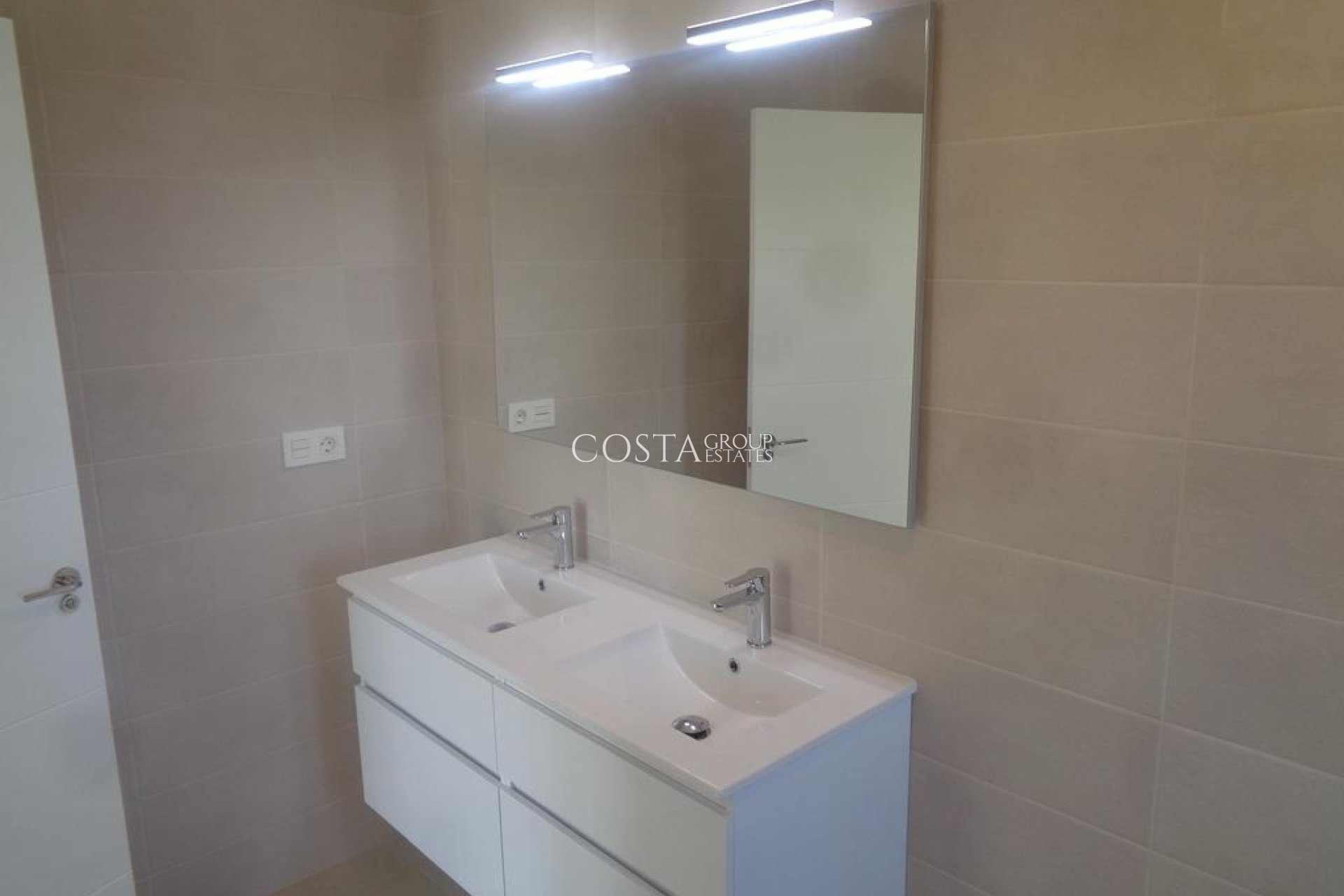 Neue Gebäude - Villa -
Pinoso