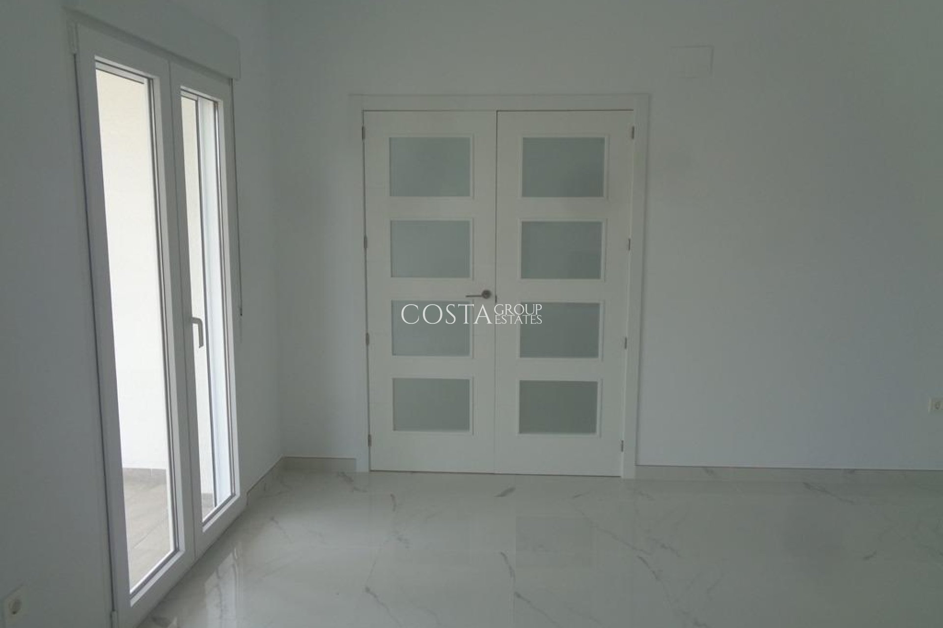 Neue Gebäude - Villa -
Pinoso