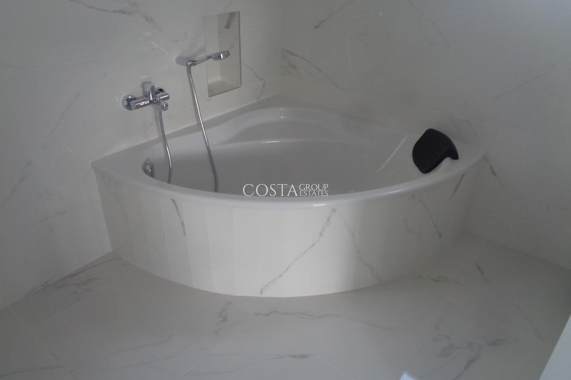 Neue Gebäude - Villa -
Pinoso