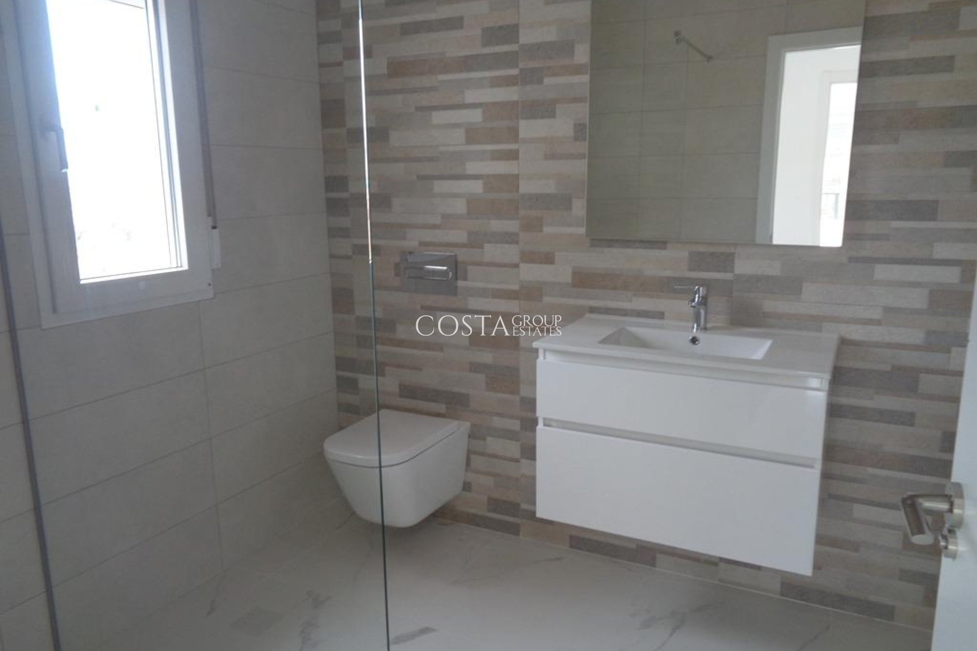 Neue Gebäude - Villa -
Pinoso