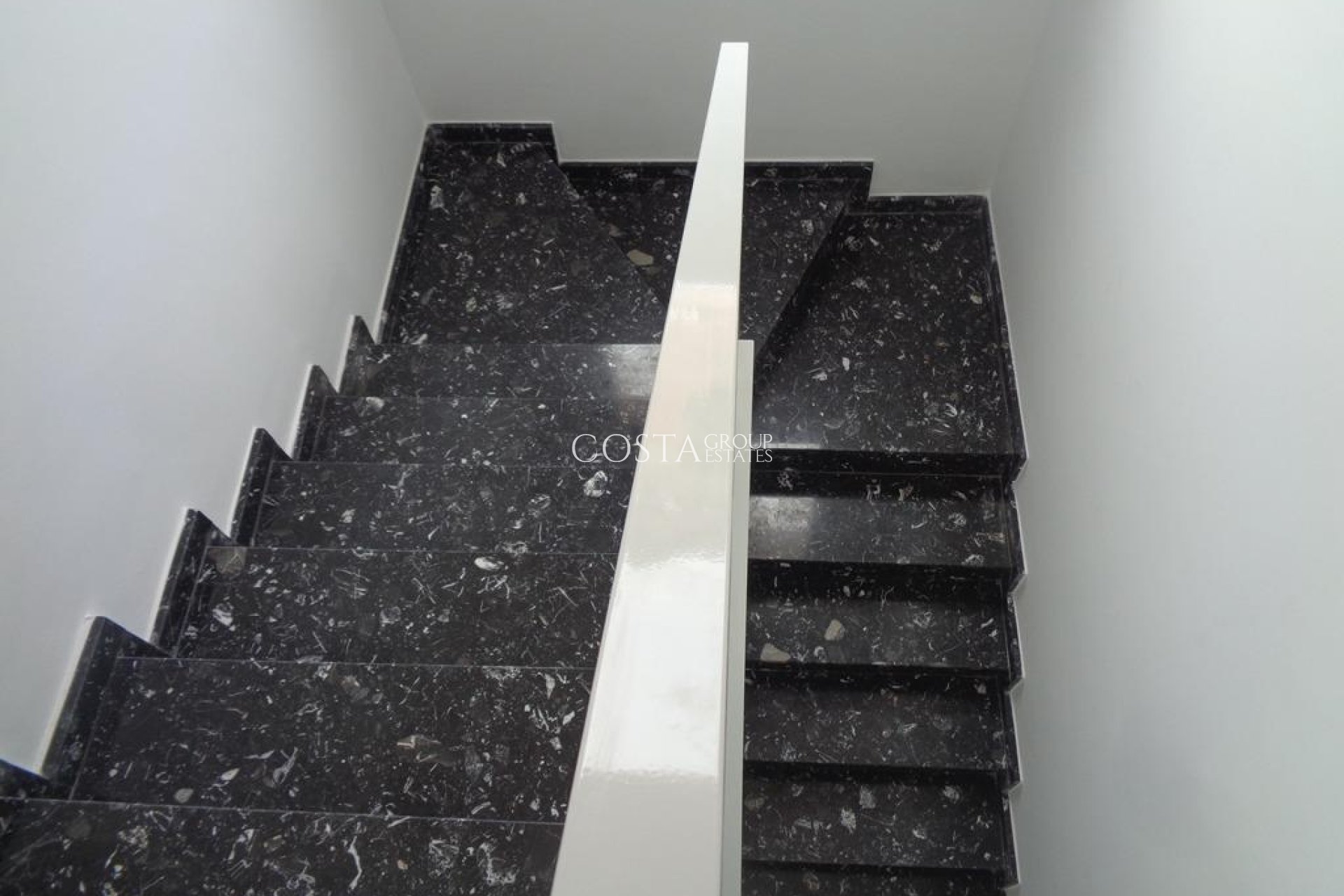 Neue Gebäude - Villa -
Pinoso