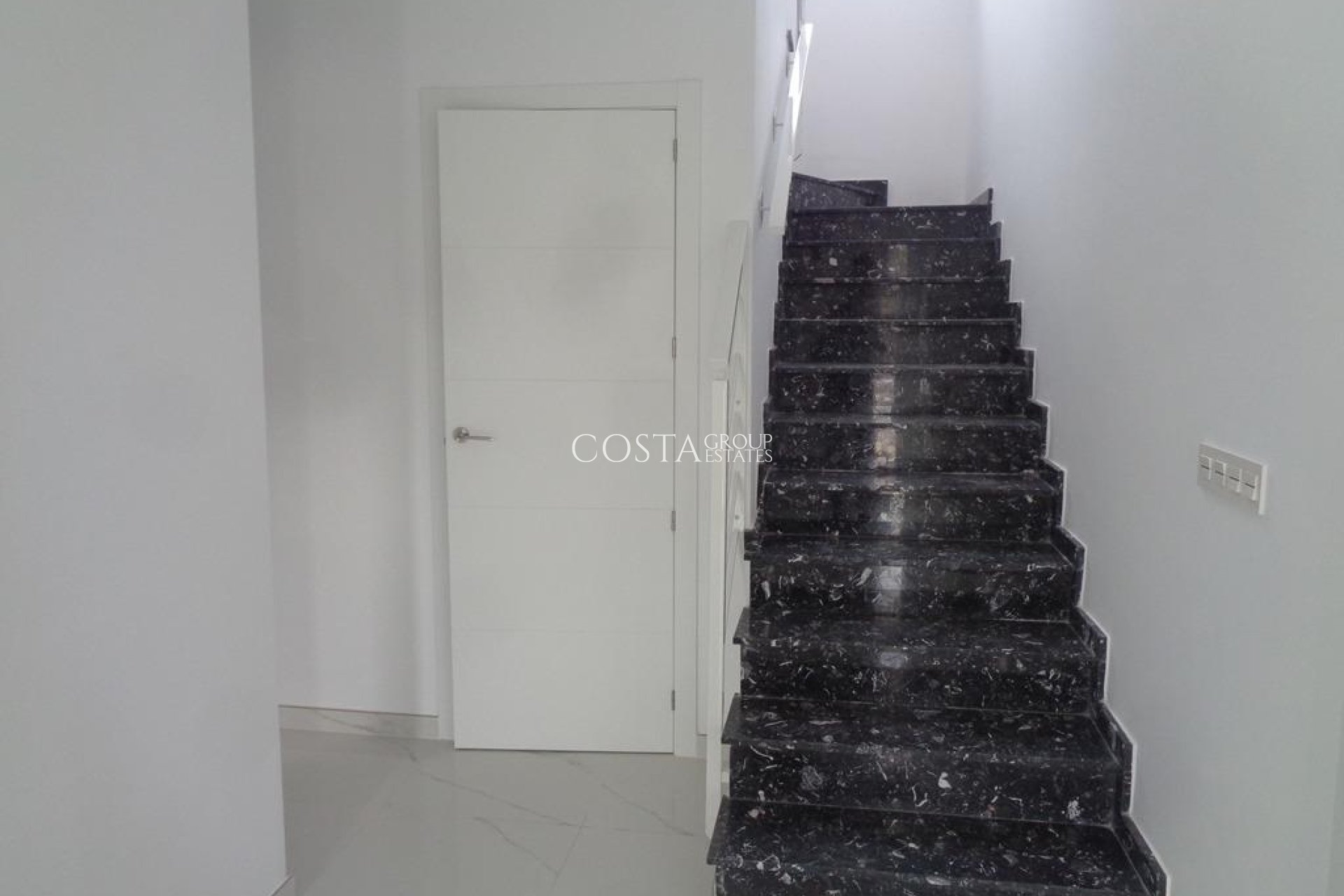 Neue Gebäude - Villa -
Pinoso