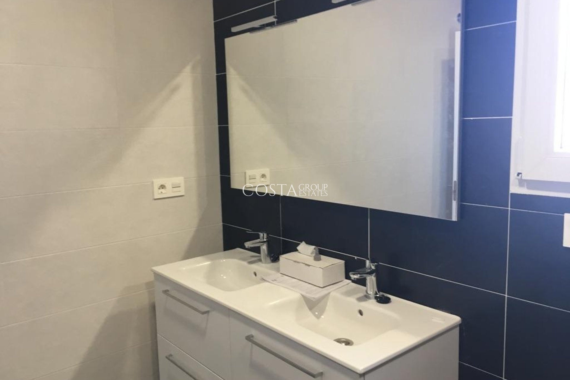 Neue Gebäude - Villa -
Pinoso