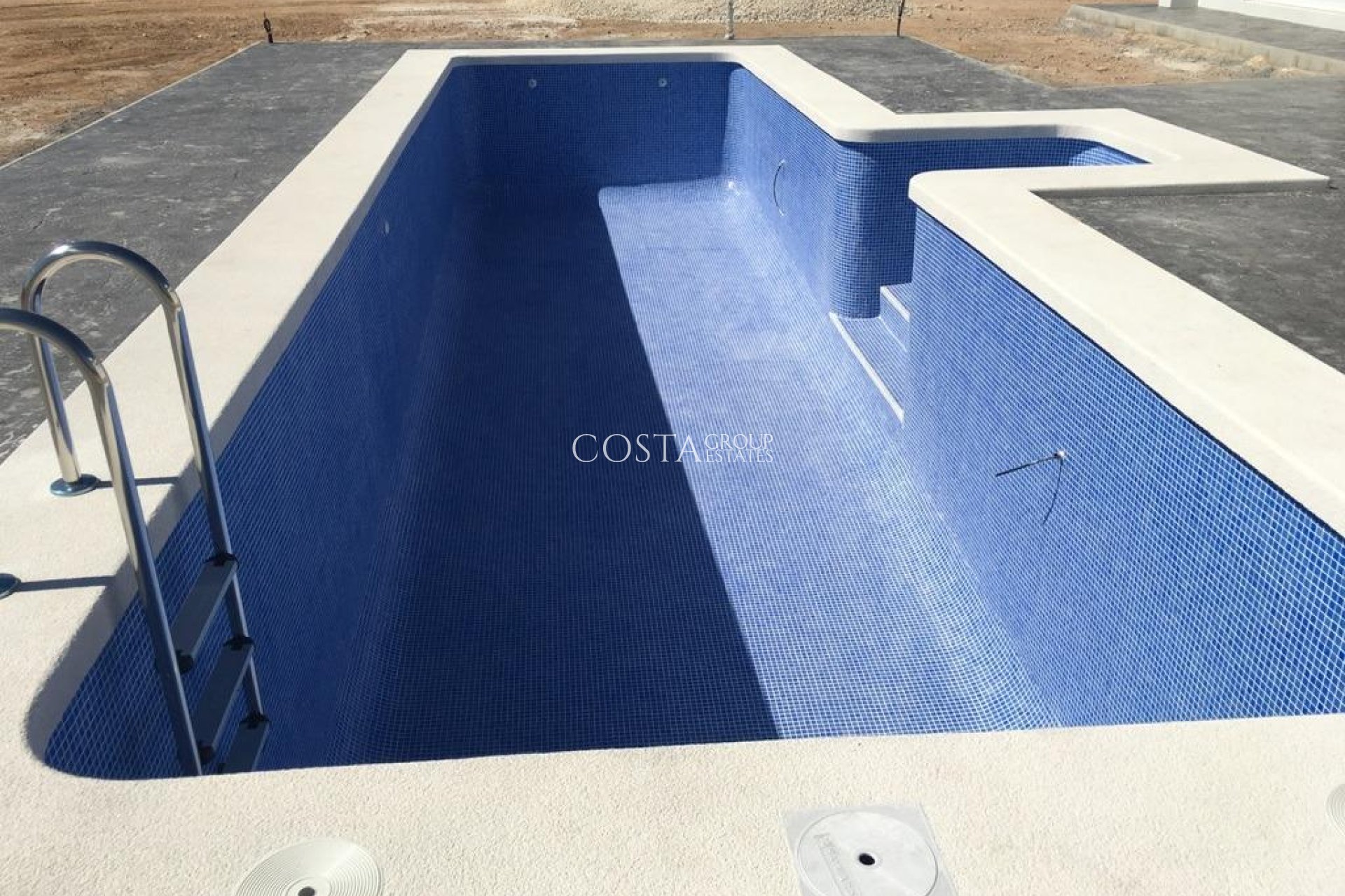 Neue Gebäude - Villa -
Pinoso