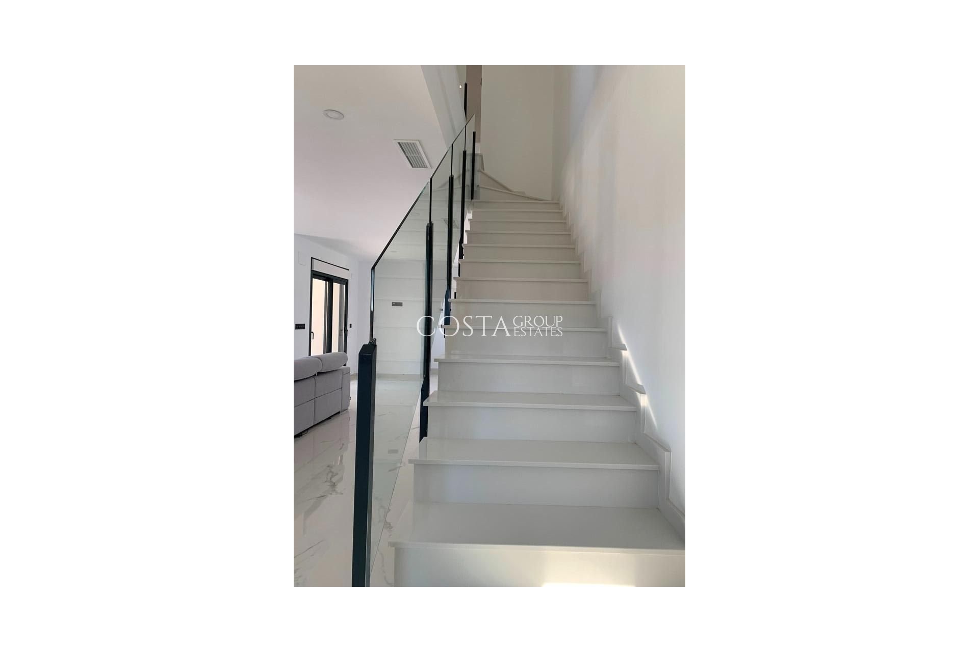 Neue Gebäude - Villa -
Pinoso