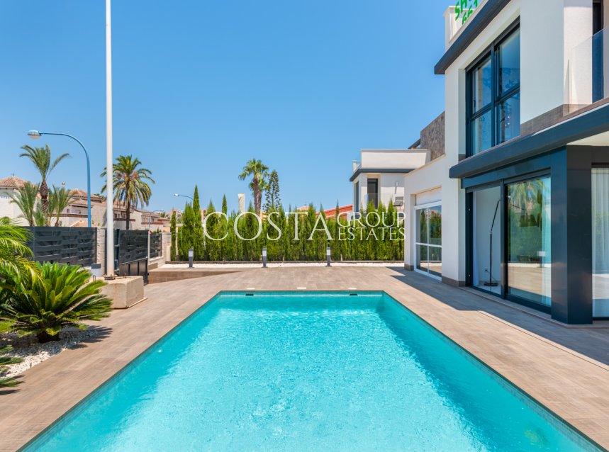 Neue Gebäude - Villa -
Playa Paraiso