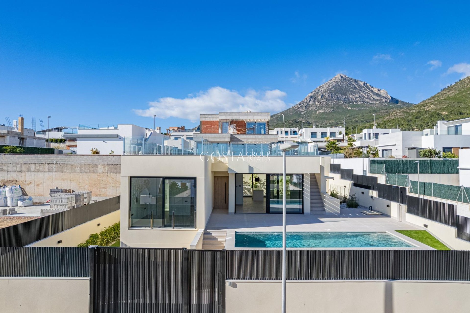 Neue Gebäude - Villa -
Polop - La Alberca