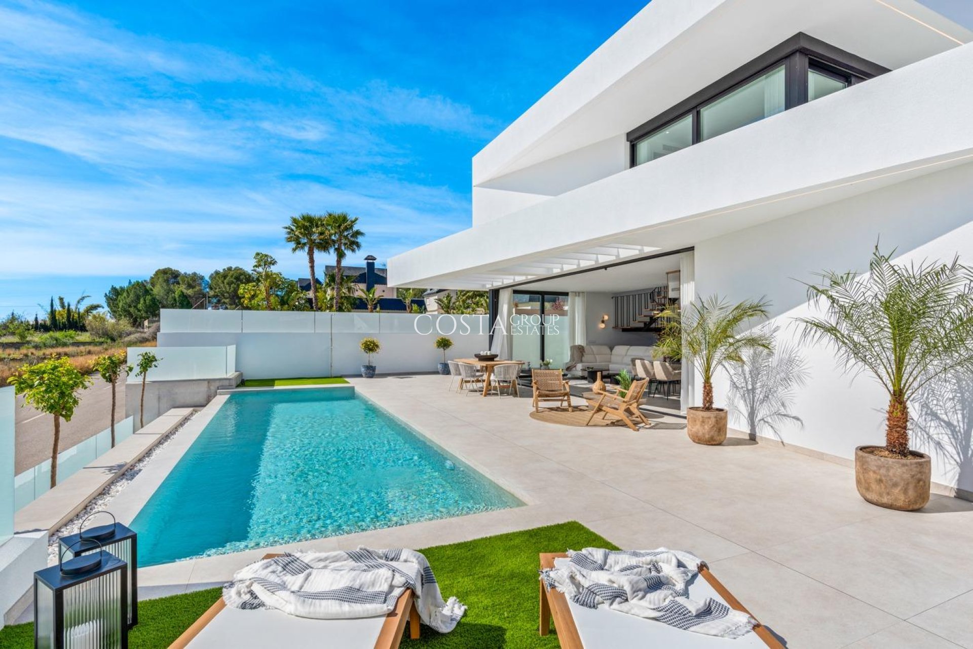 Neue Gebäude - Villa -
Polop