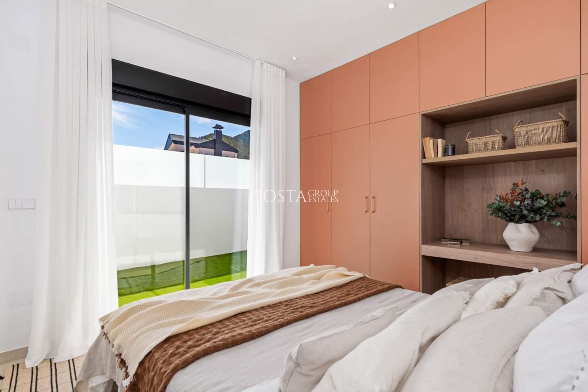 Neue Gebäude - Villa -
Polop