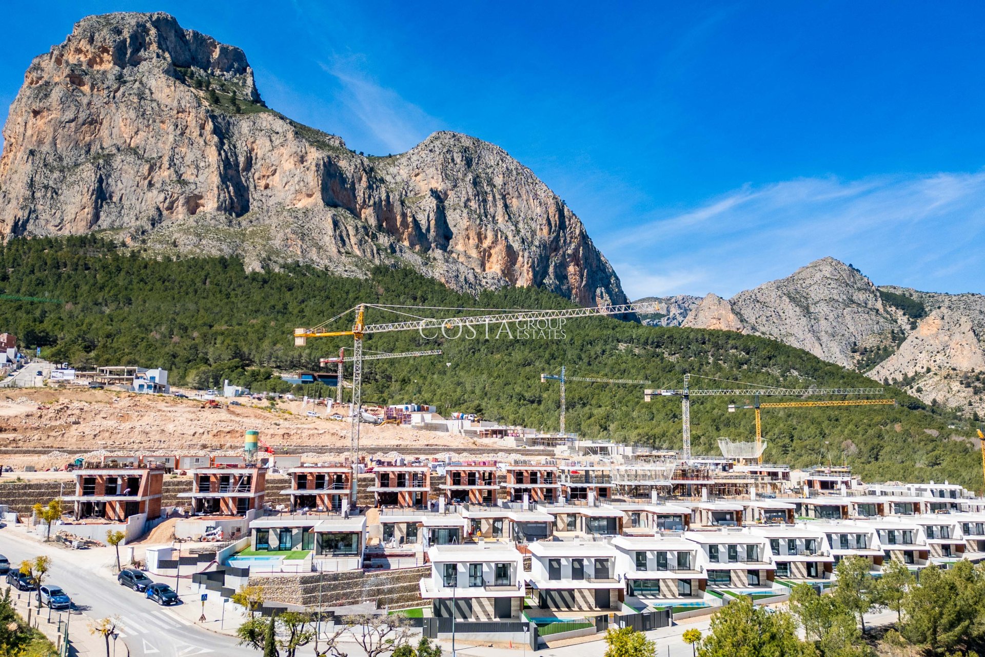 Neue Gebäude - Villa -
Polop