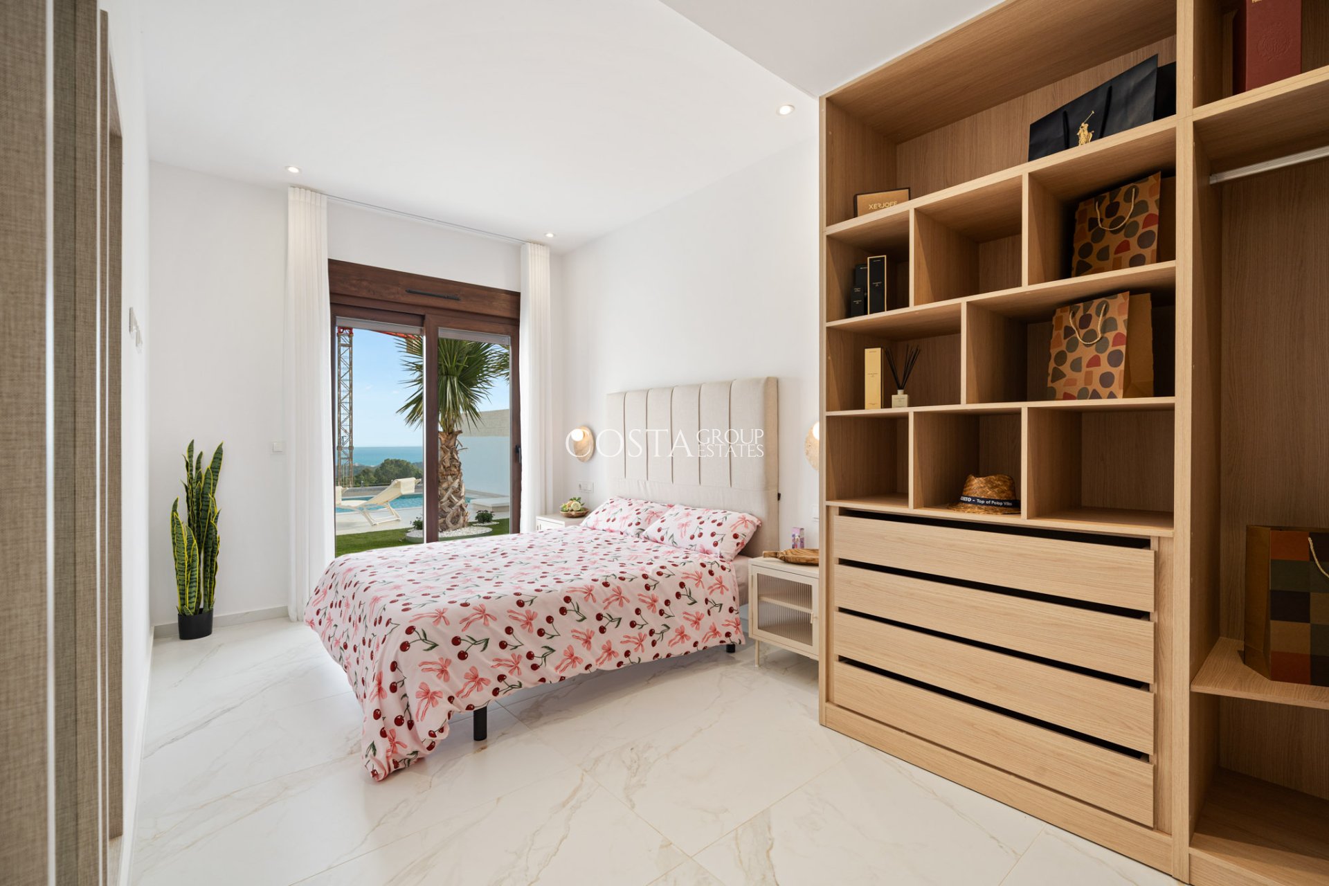 Neue Gebäude - Villa -
Polop