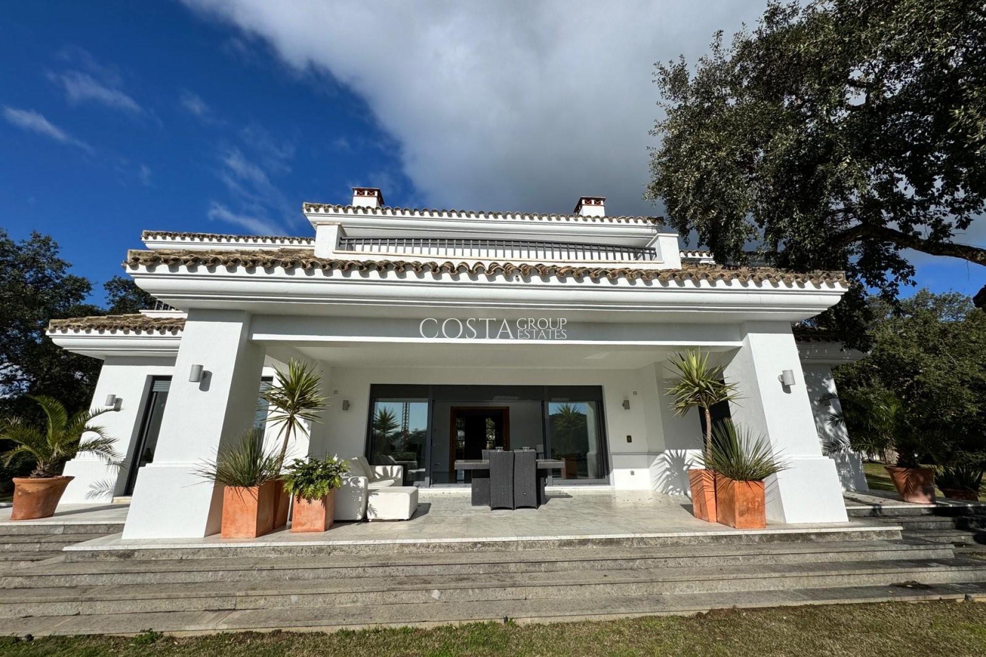 Neue Gebäude - Villa -
San Roque