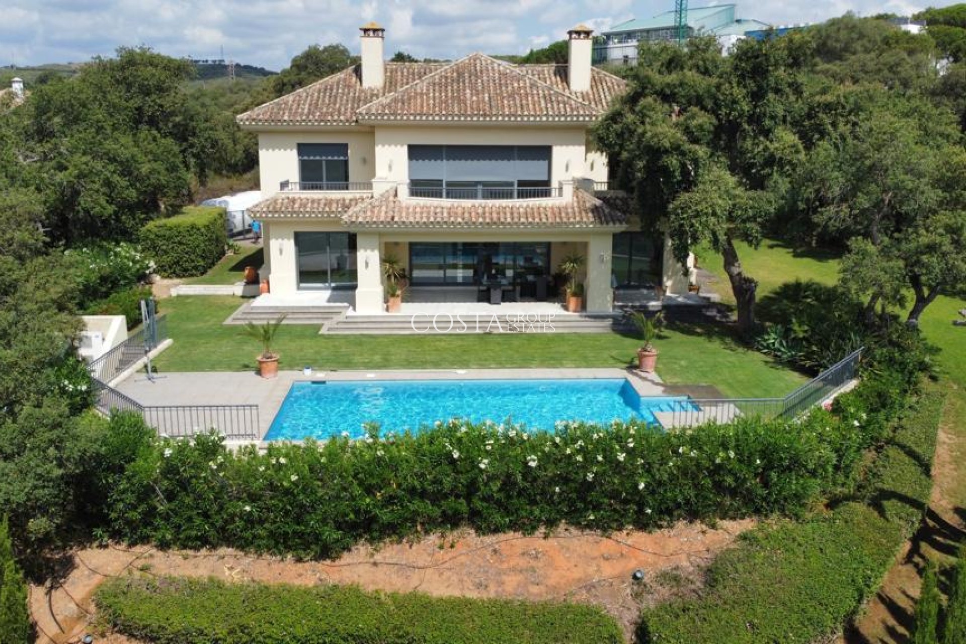 Neue Gebäude - Villa -
San Roque
