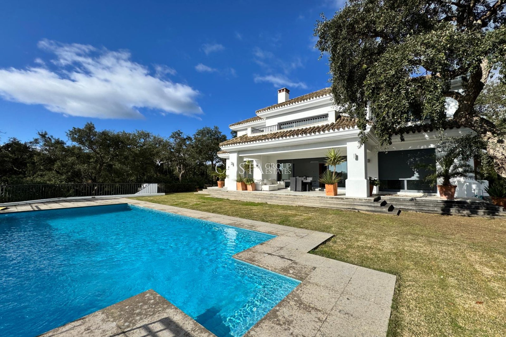 Neue Gebäude - Villa -
San Roque