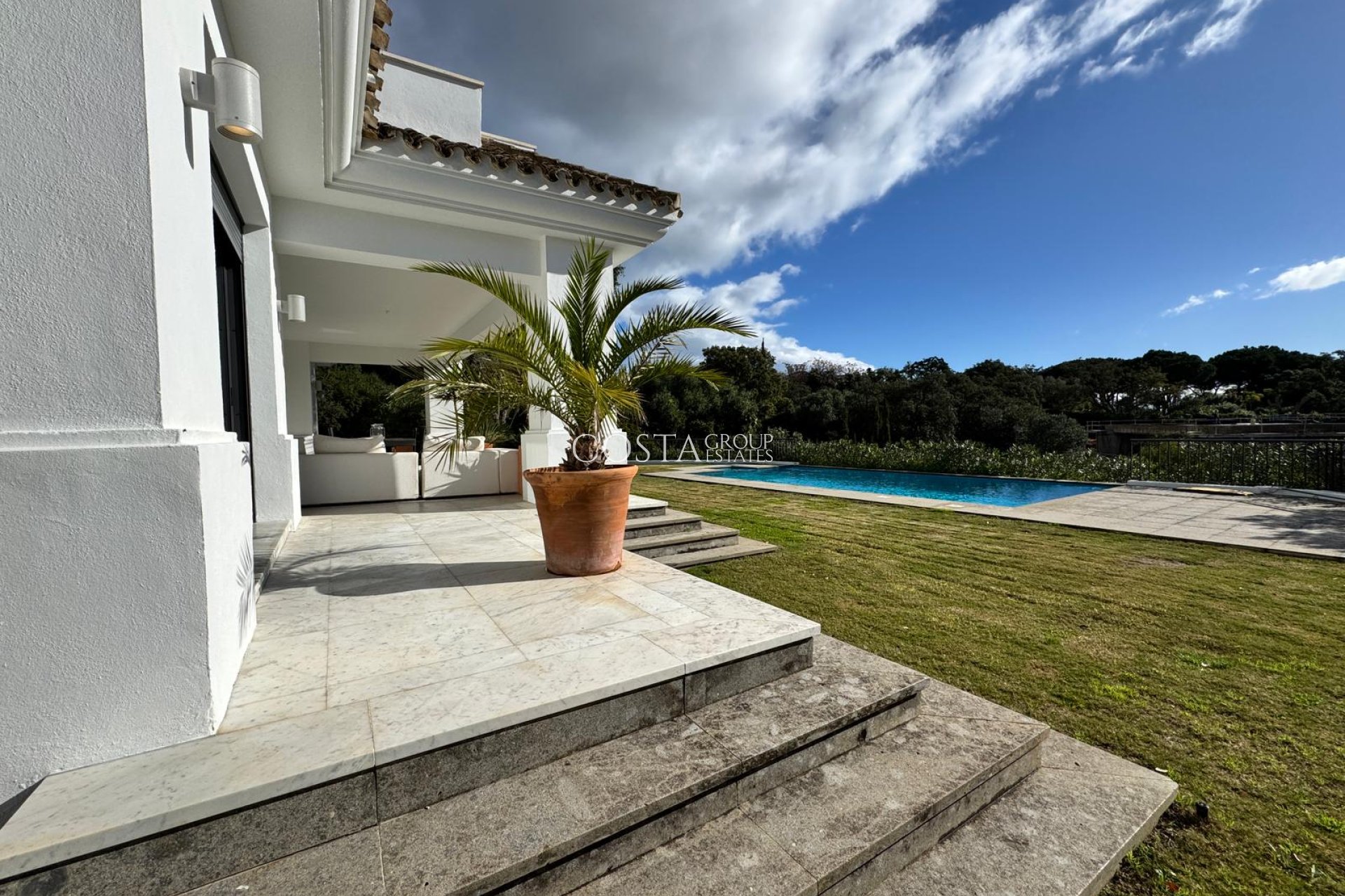Neue Gebäude - Villa -
San Roque