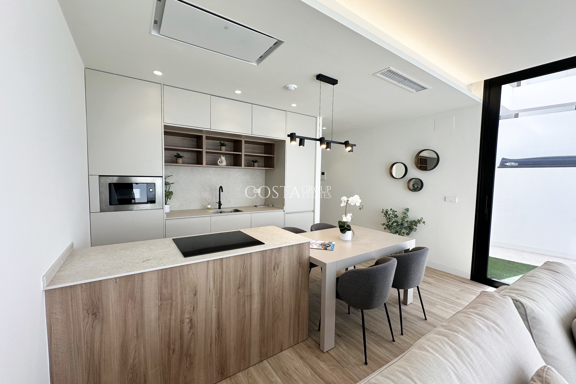 Neue Gebäude - Villa -
Torre de la Horadada