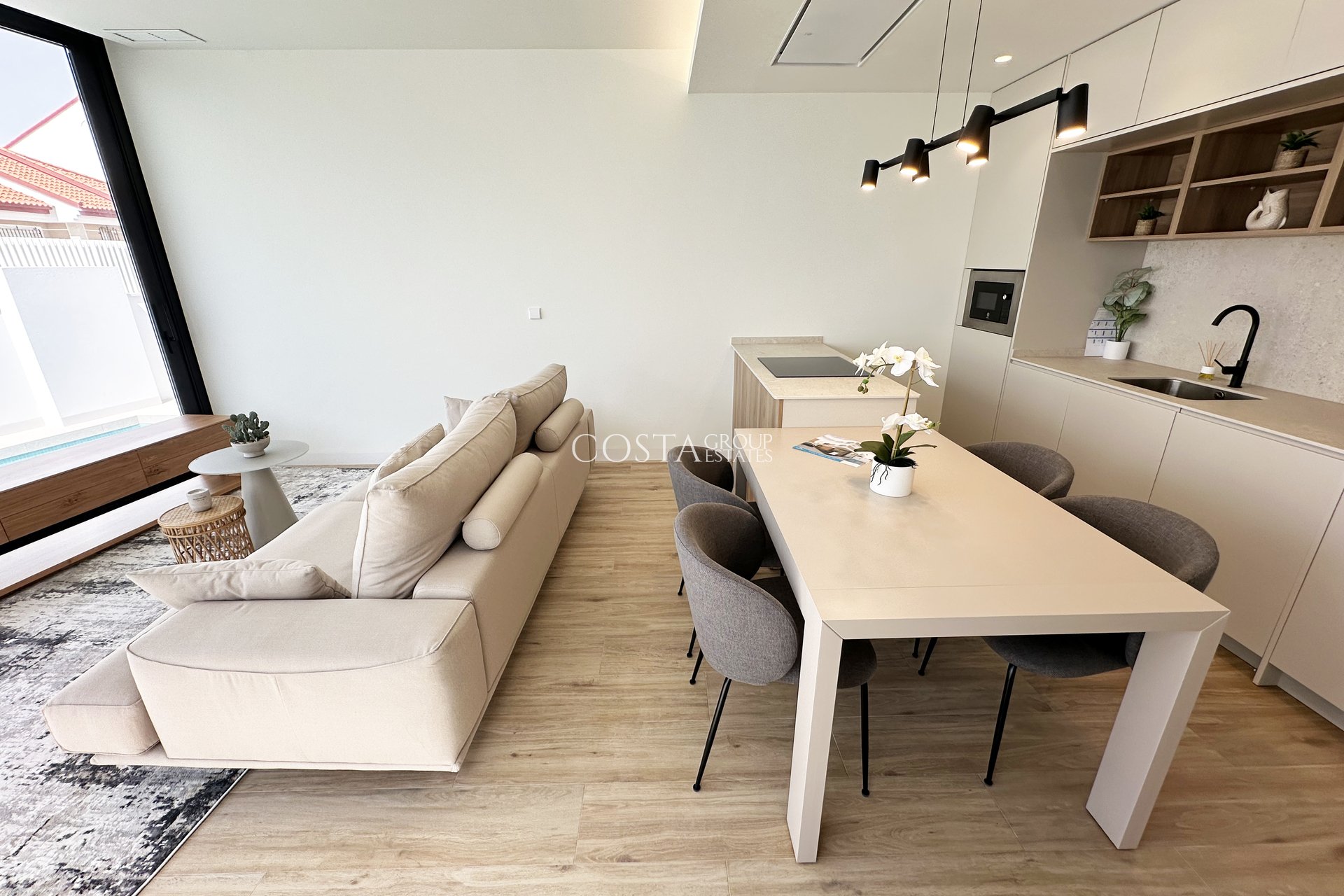 Neue Gebäude - Villa -
Torre de la Horadada