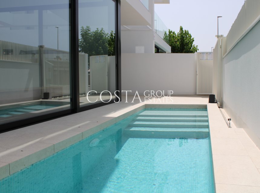 Neue Gebäude - Villa -
Torre de la Horadada