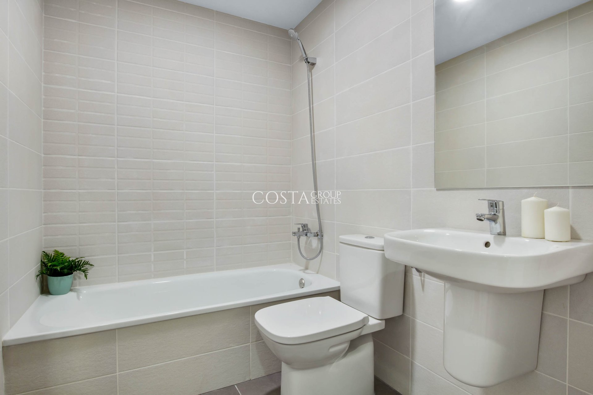 New Build - Apartments -
Las Lagunas de Mijas