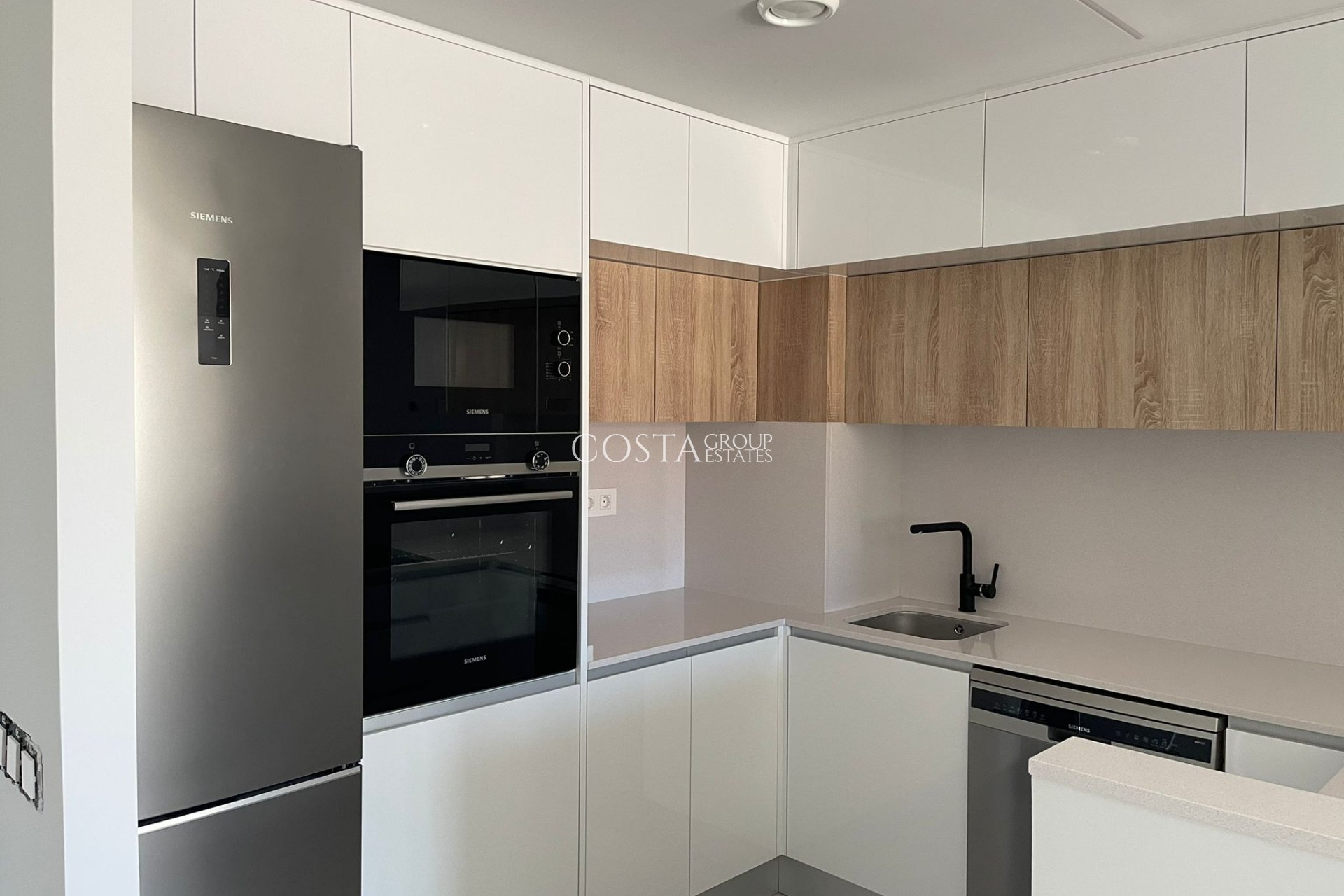 New Build - Apartments -
Mil Palmeras