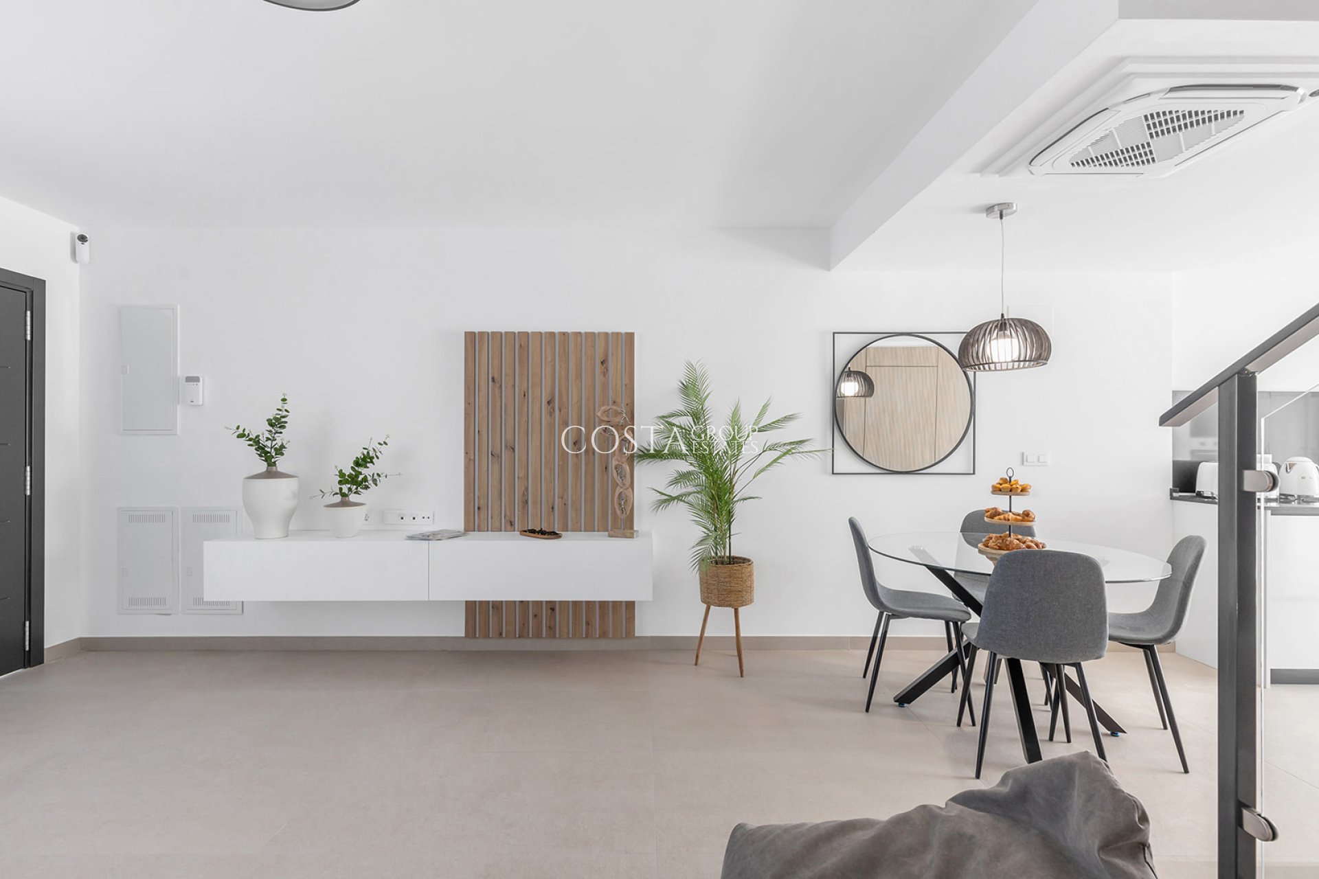 New Build - semi-detached -
Rafal