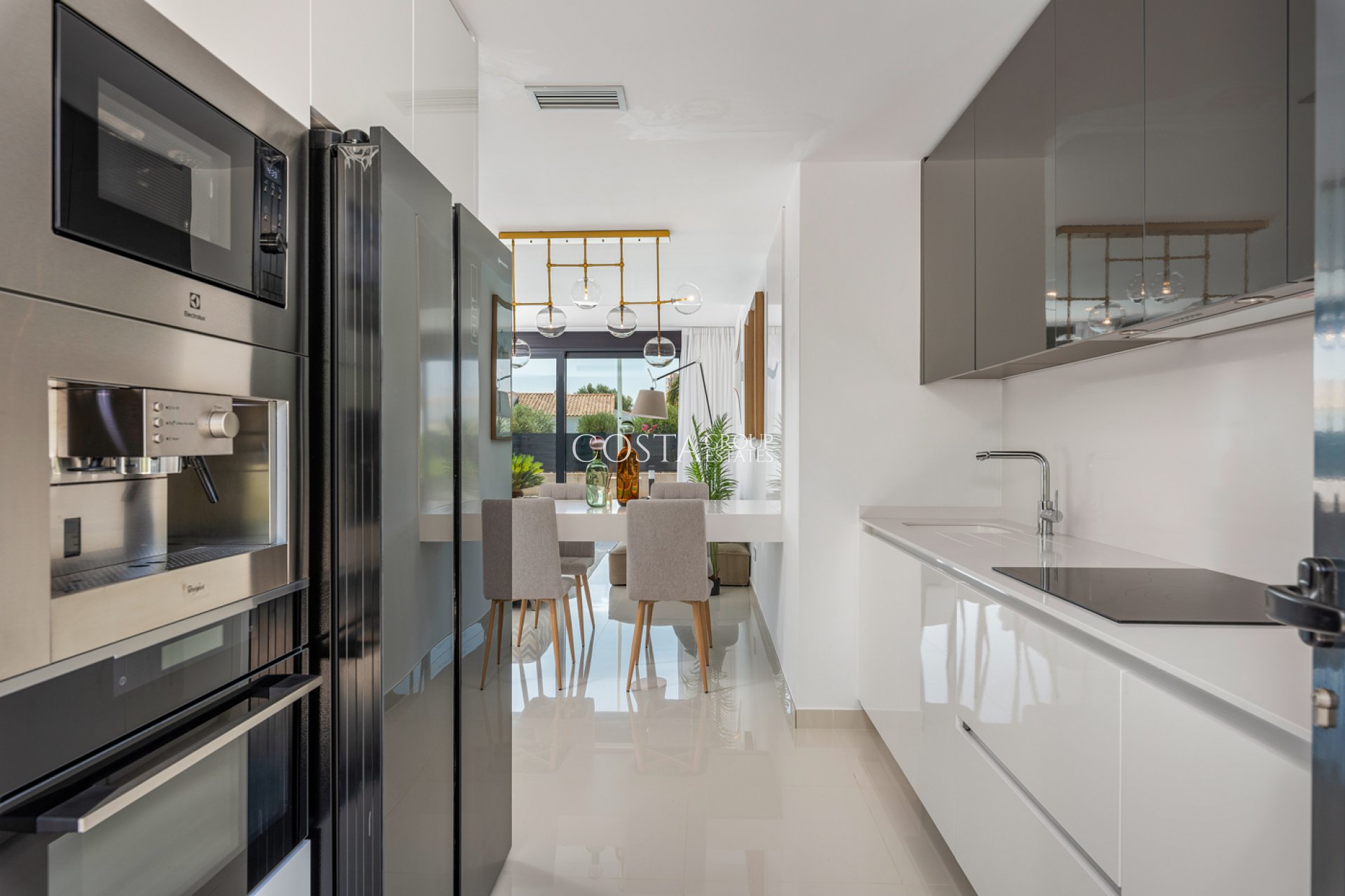 New Build - Villa -
Playa Paraiso