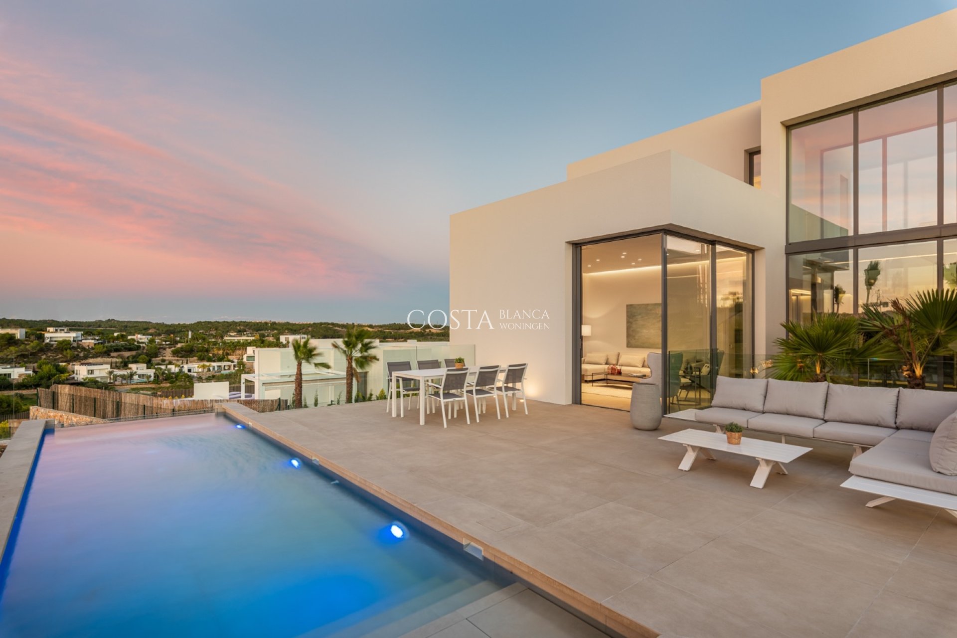 Nieuwbouw Woningen - Villa -
Las Colinas Golf and Country Club