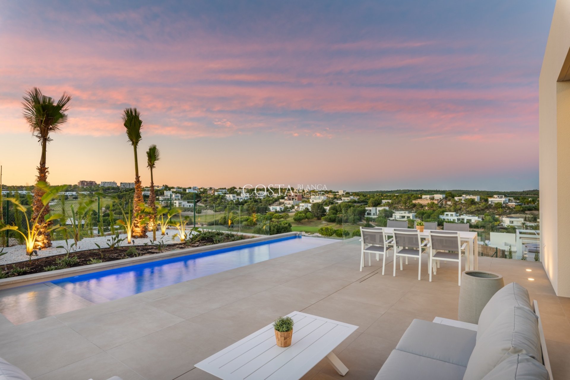 Nieuwbouw Woningen - Villa -
Las Colinas Golf and Country Club