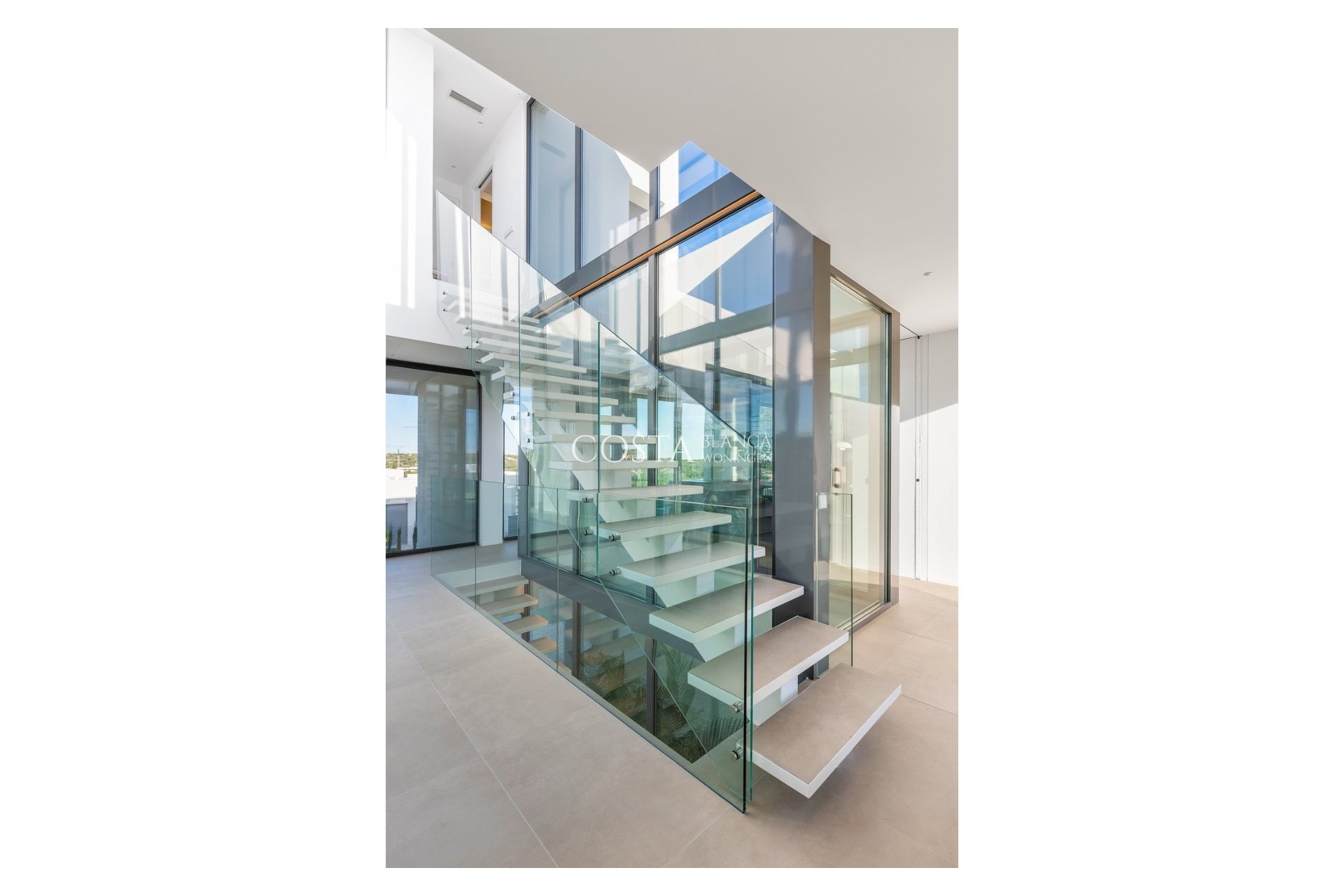 Nieuwbouw Woningen - Villa -
Las Colinas Golf and Country Club