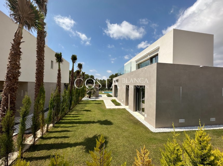 Nieuwbouw Woningen - Villa -
Las Colinas Golf and Country Club