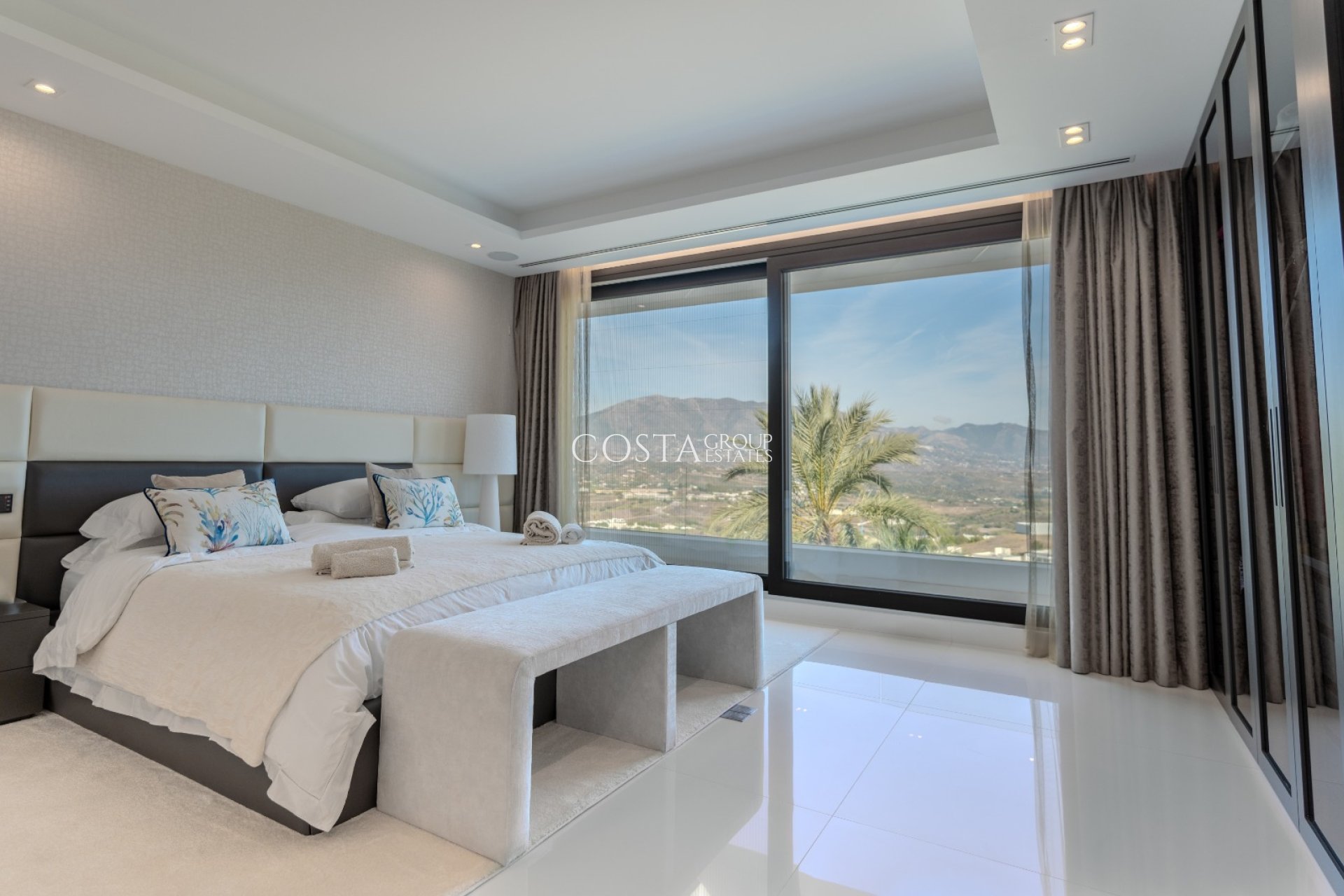 Nieuwbouw Woningen - Villa -
Mijas