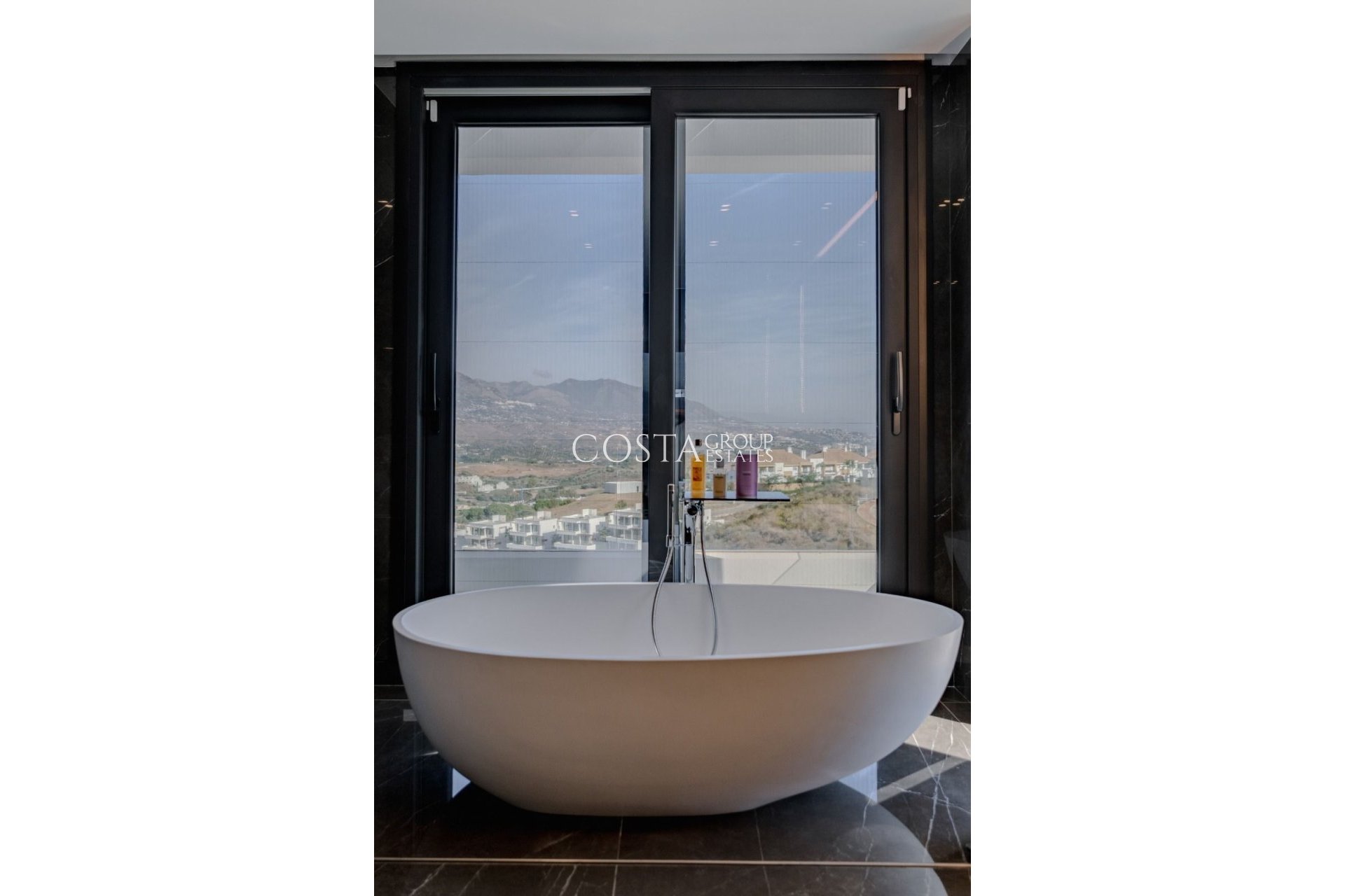 Nieuwbouw Woningen - Villa -
Mijas