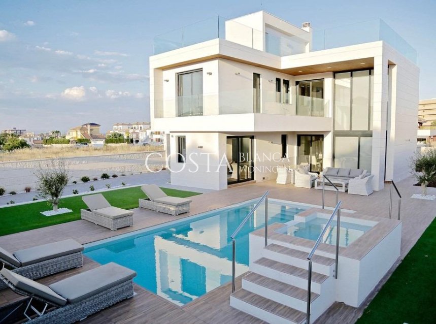 Nieuwbouw Woningen - Villa -
Orihuela Costa - Campoamor