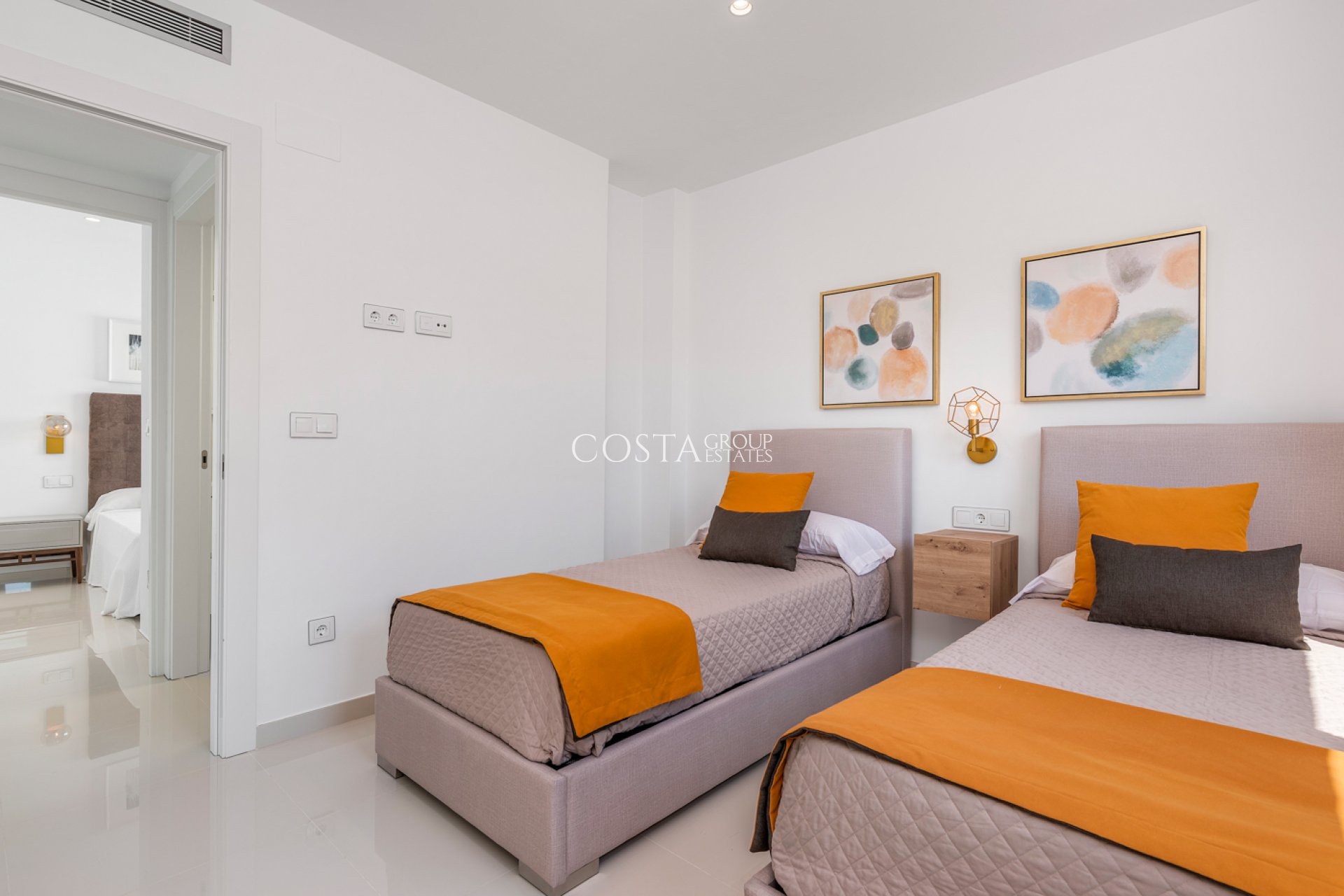 Nieuwbouw Woningen - Villa -
Playa Paraiso