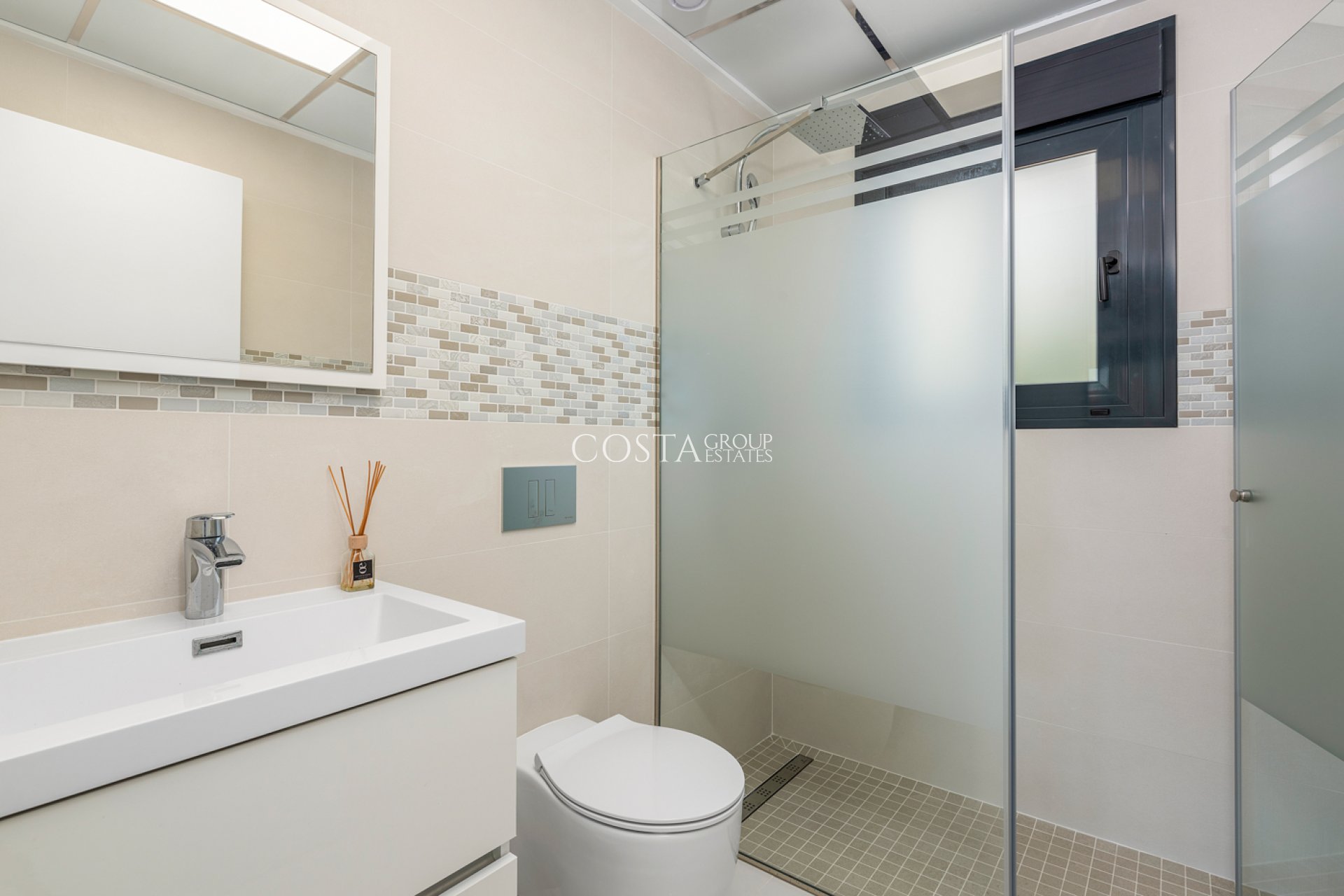 Nieuwbouw Woningen - Villa -
Playa Paraiso