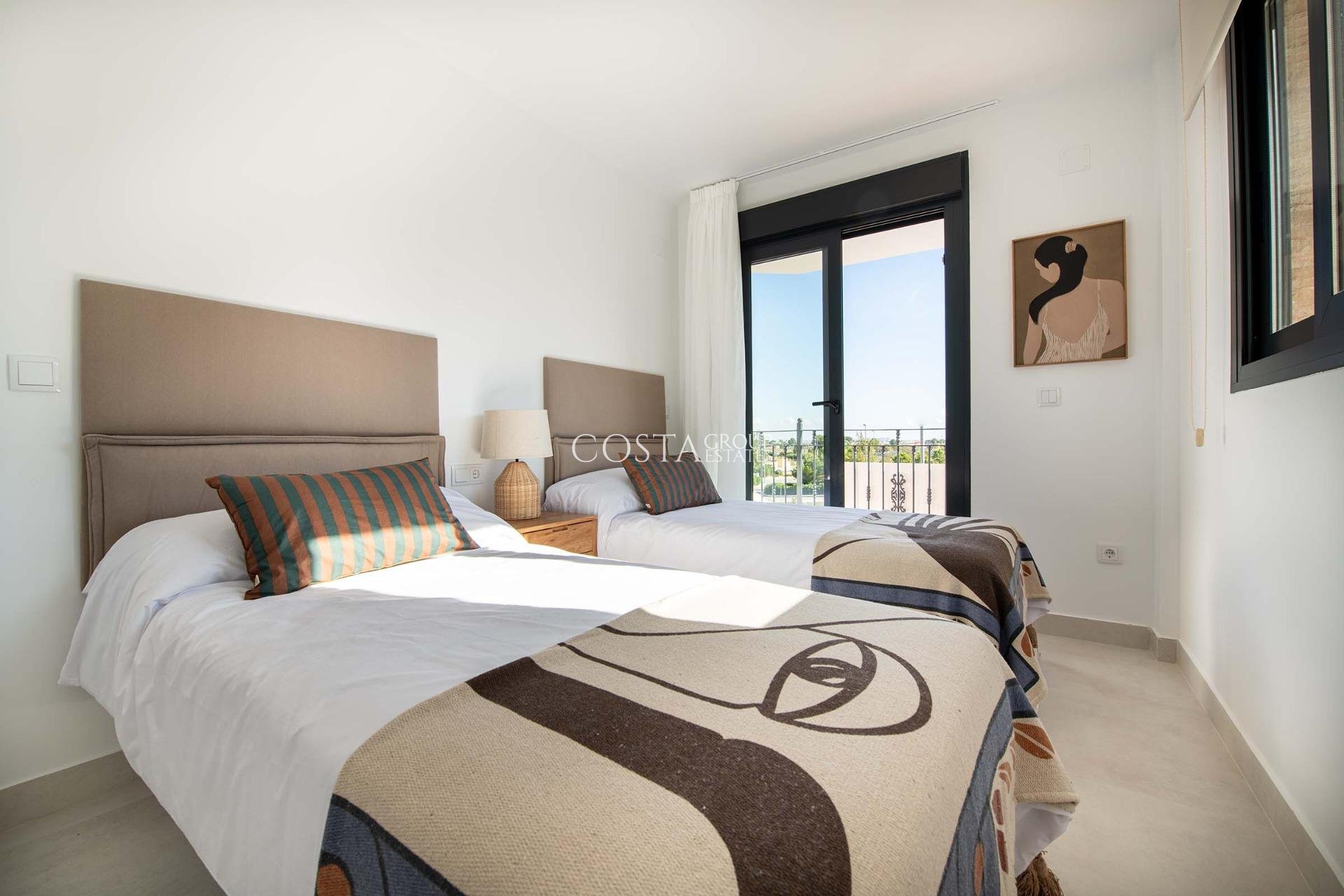 Nouvelle construction - Apartments -
Cox - San Fernando