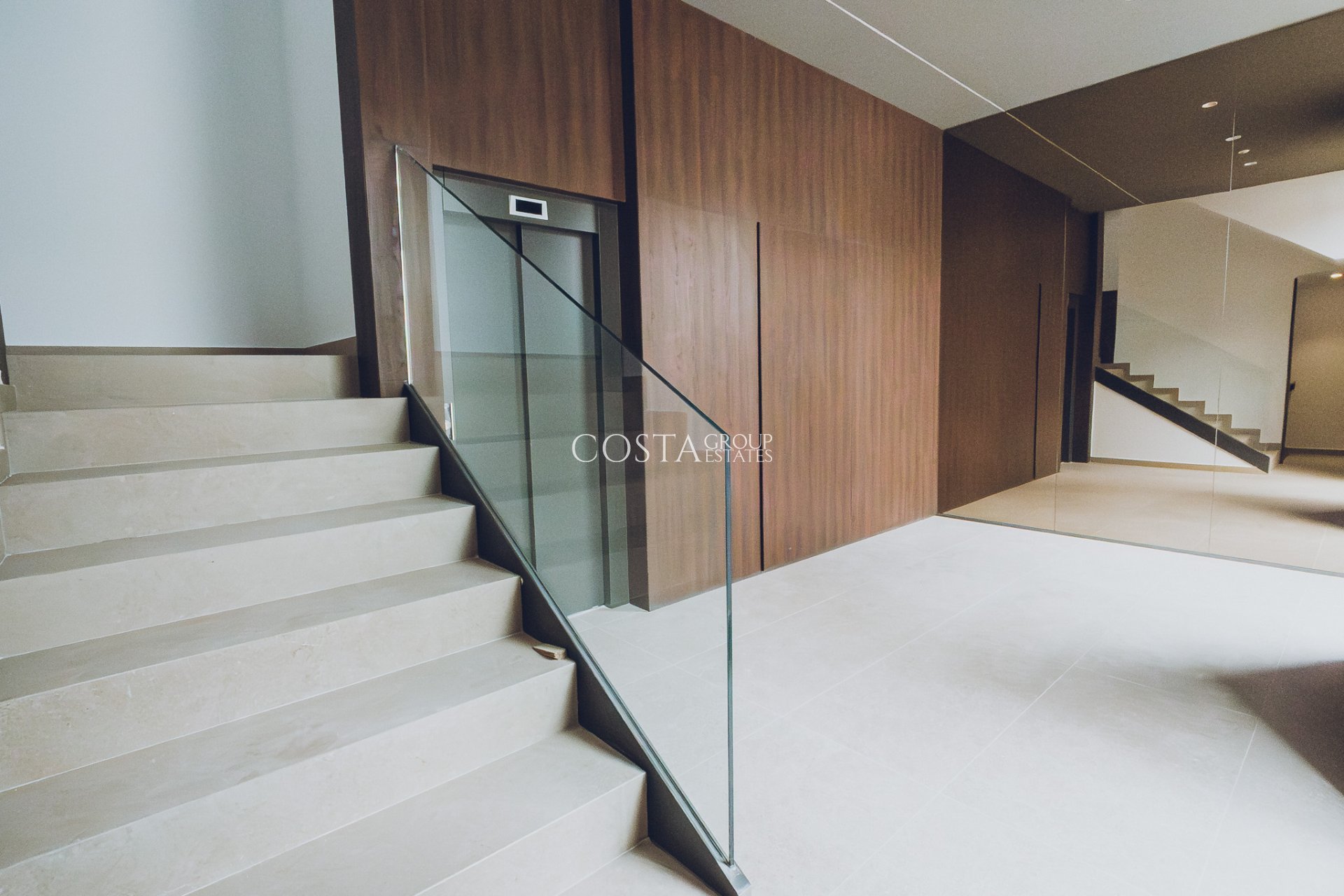 Nouvelle construction - Apartments -
Redován