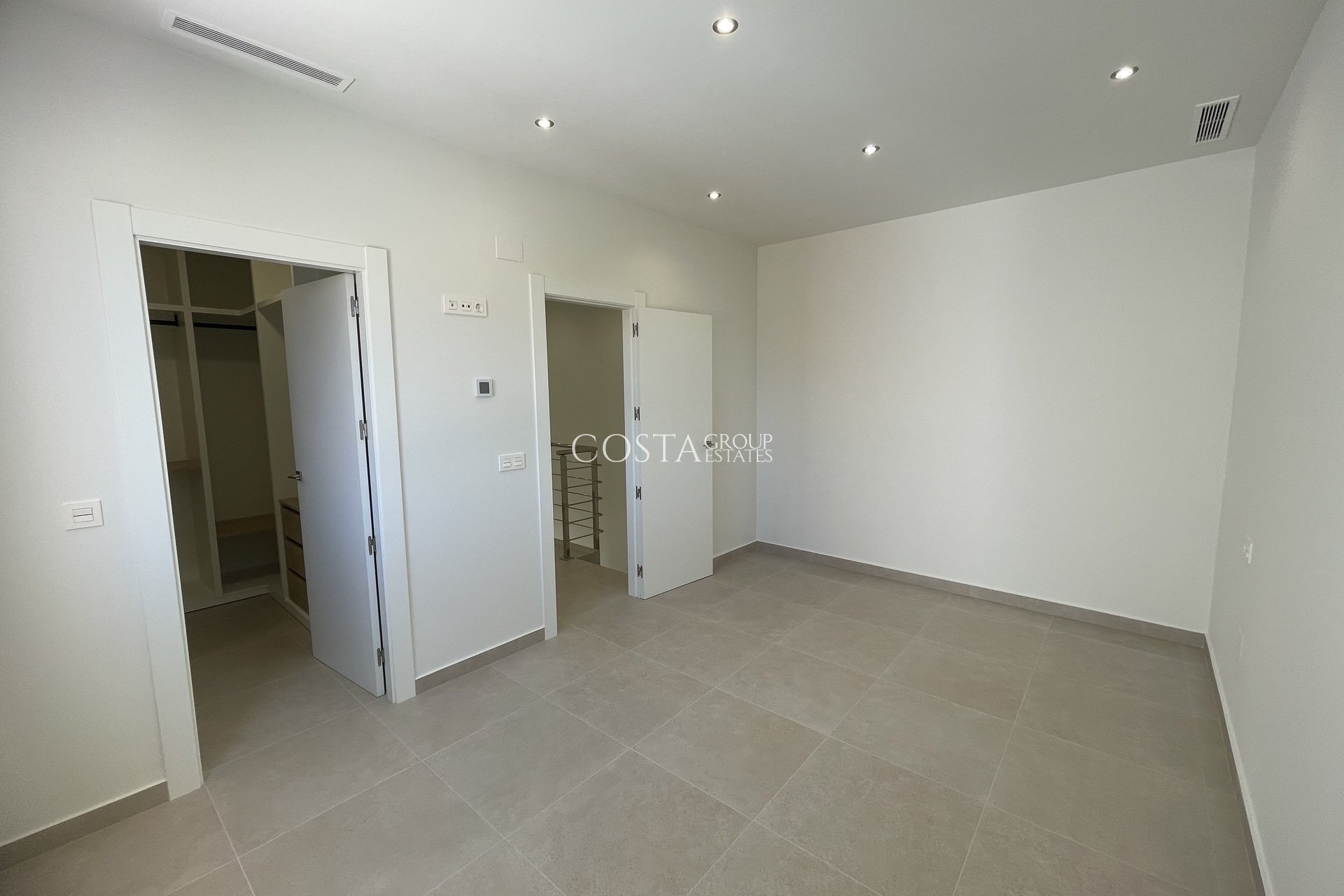 Nouvelle construction - detached -
Heredades