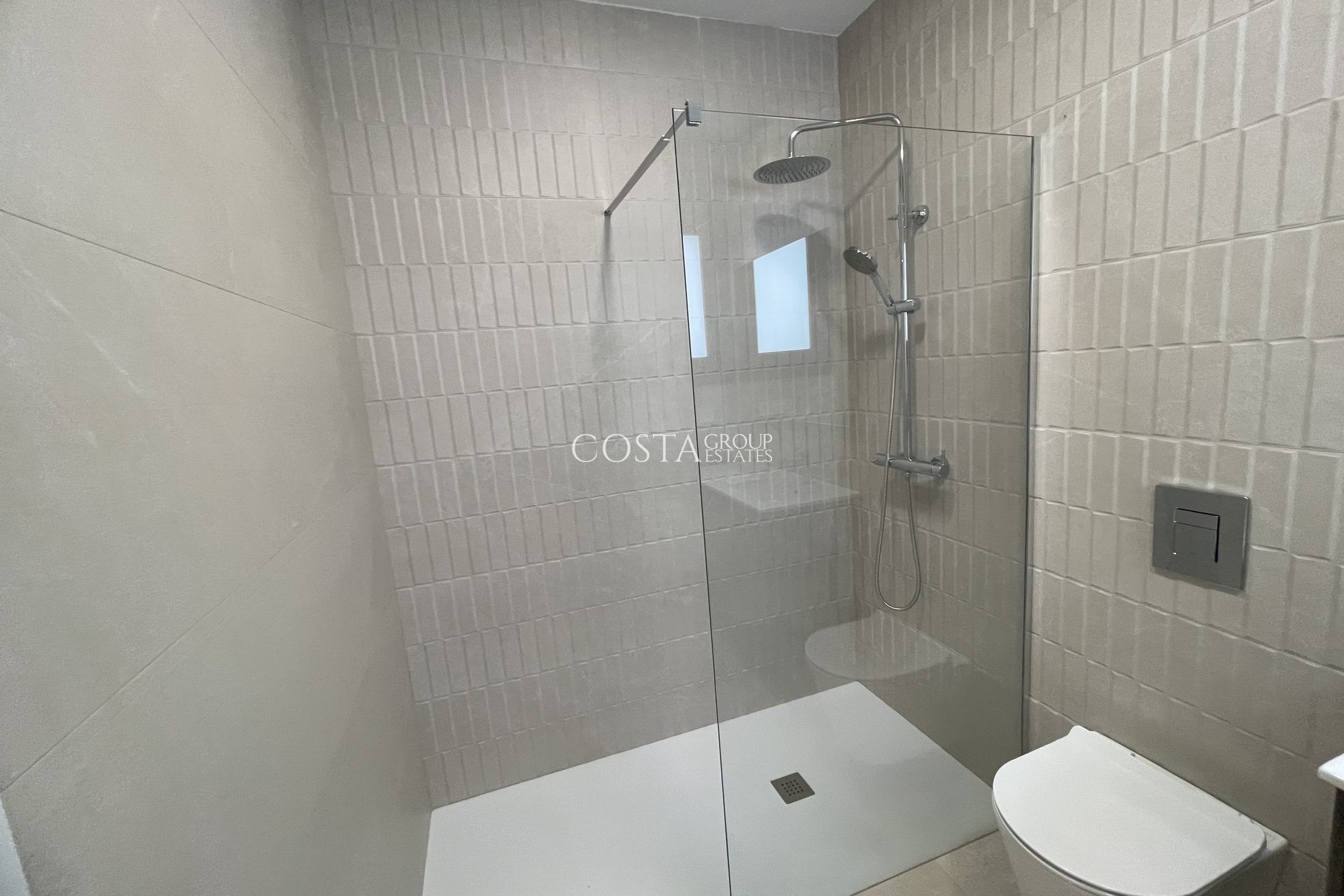 Nouvelle construction - detached -
Heredades