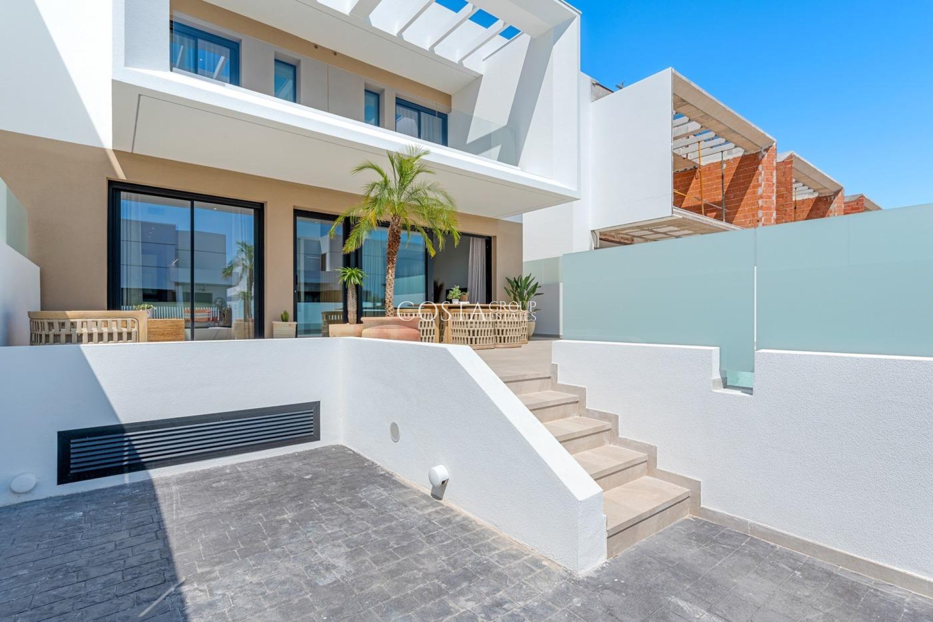 Nouvelle construction - Semidetached -
Dolores - Sector 3