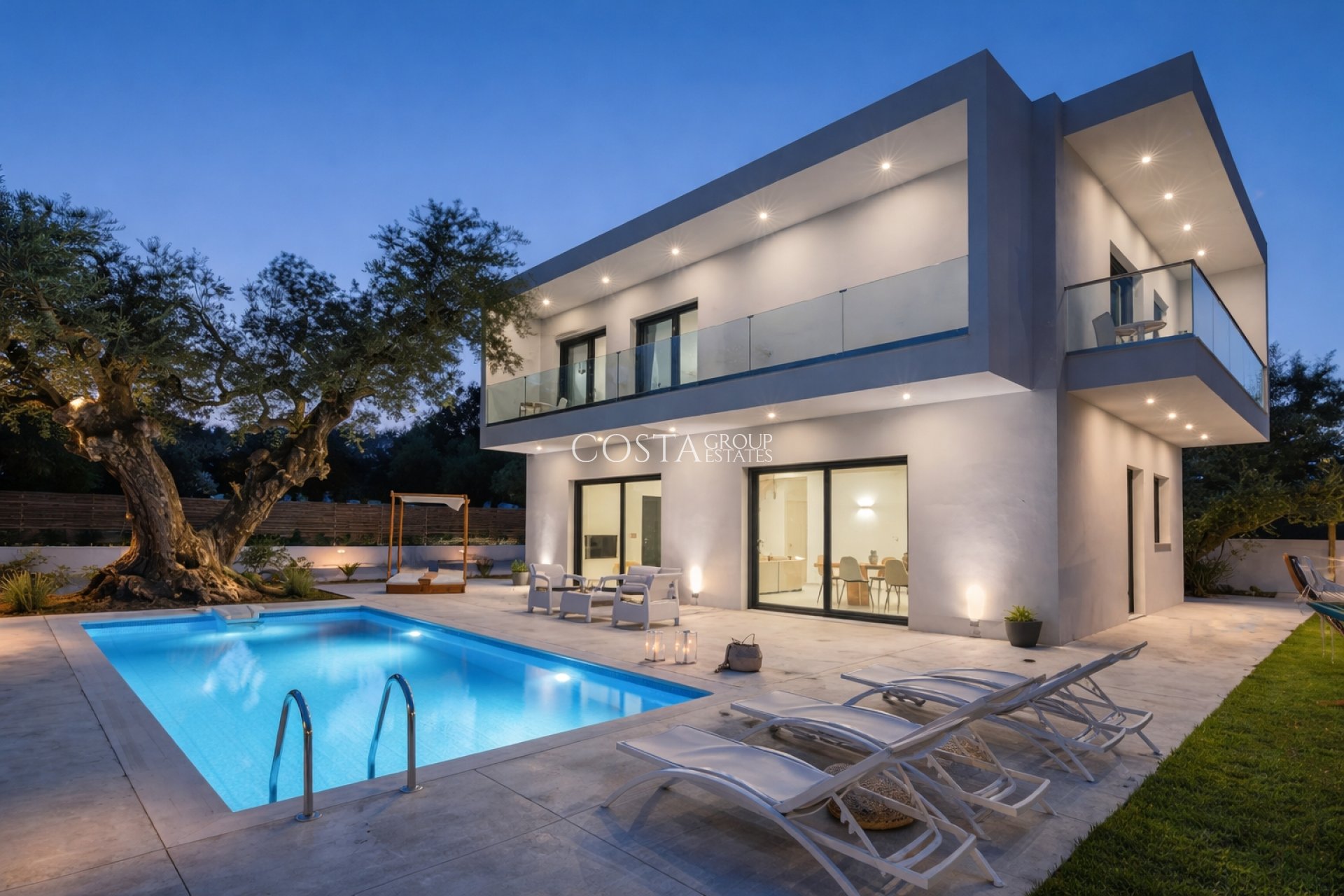 Nouvelle construction - Villa -
Estepona