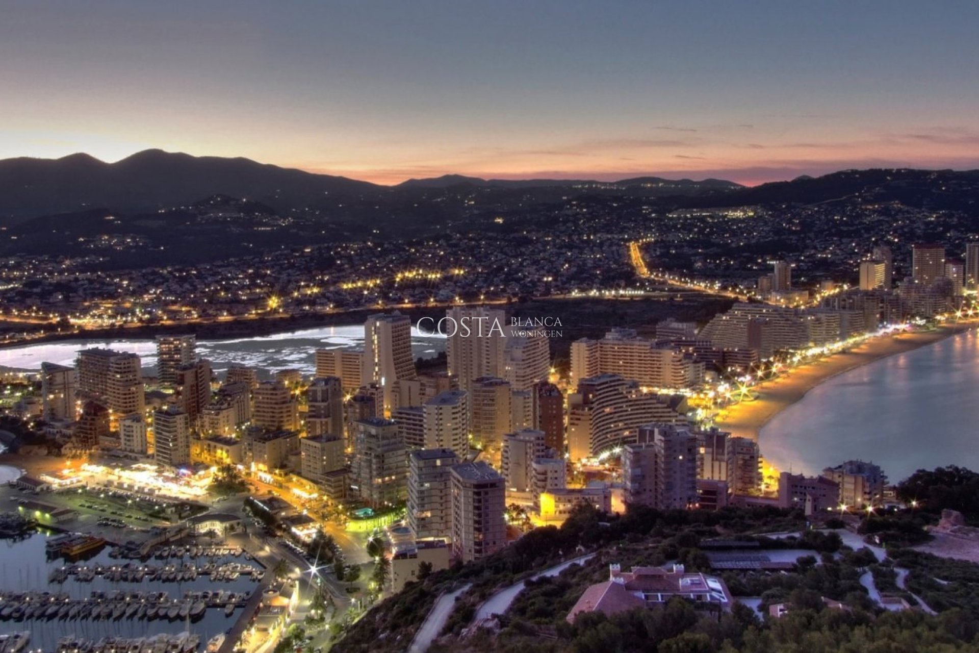 Nowy budynek - Apartament -
Calpe - Playa del Bol