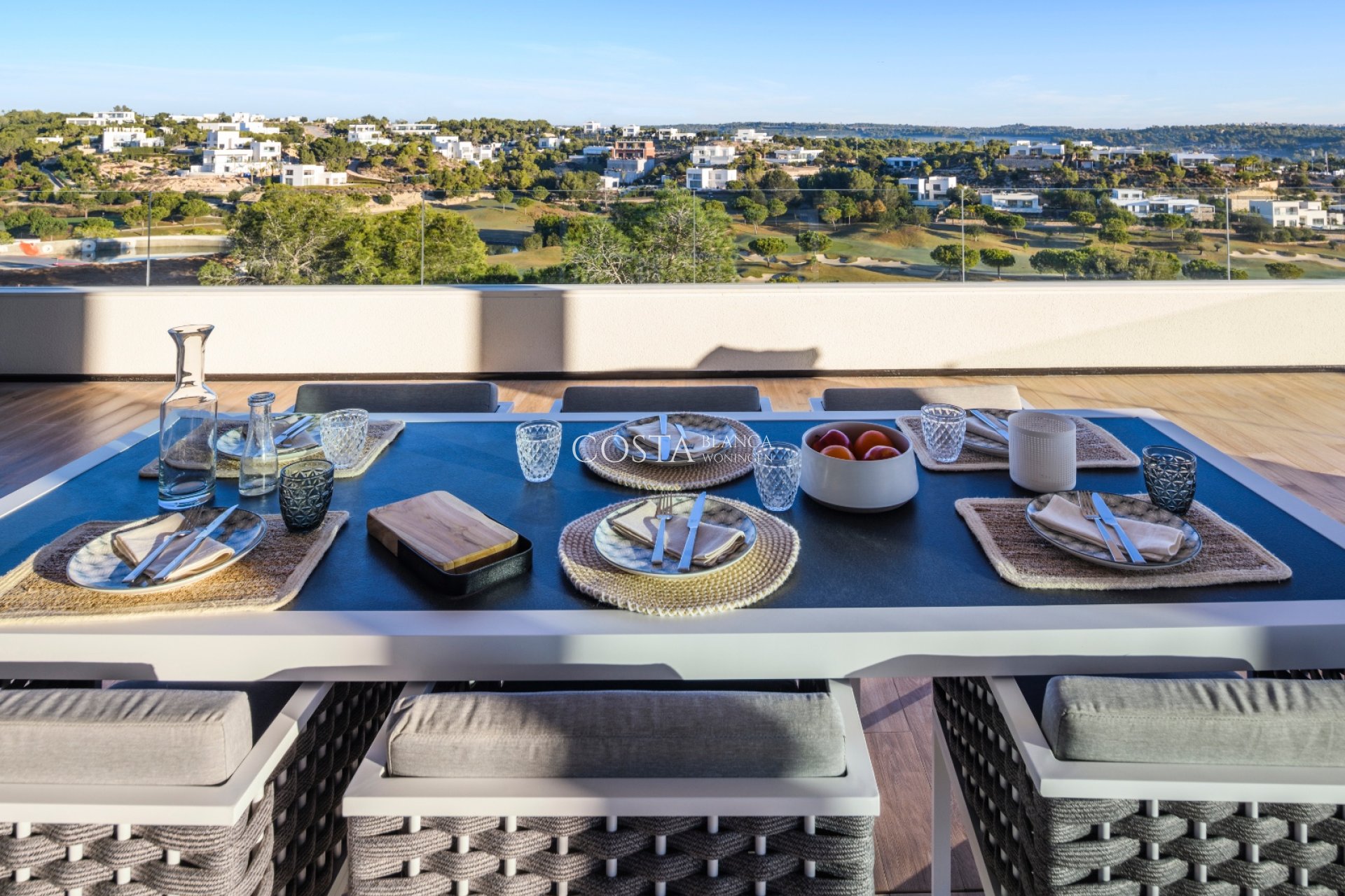 Nowy budynek - Apartament -
Las Colinas Golf and Country Club